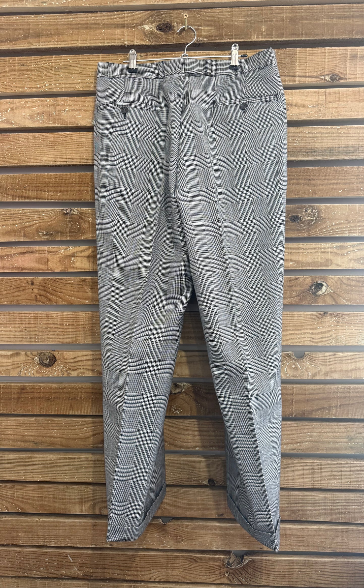 Vintage 80s East - Prince of Wales (Glen) check 2 piece suit. Jacket & Trousers. 42” chest, 32”waist.