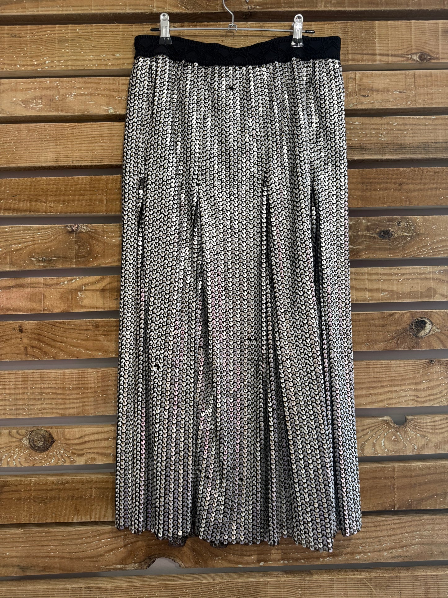 Maje Sequin skirt. Christmas/ party. black & silver. Size 3. 28-30” waist. UK 8-10.