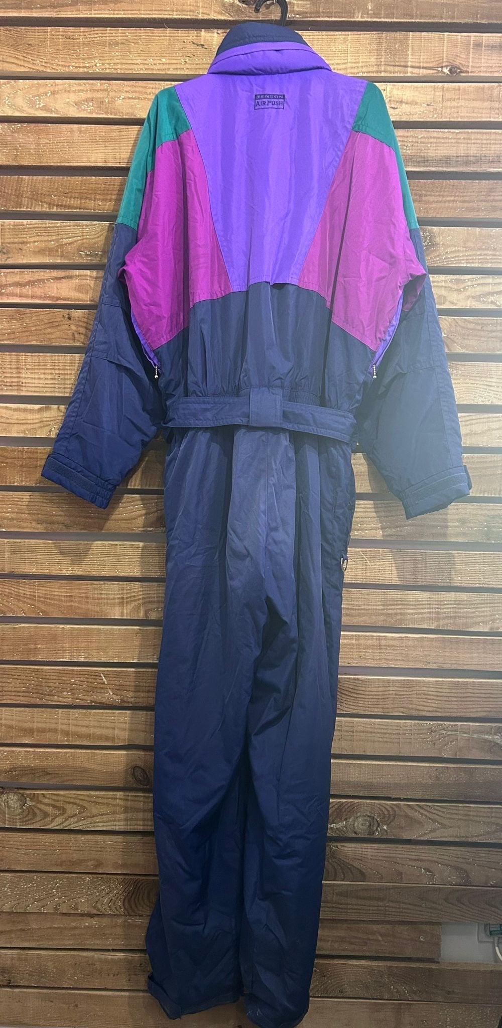 Vintage 90s airpush snow suit. Ski/ snowboard/ all in 1, jumpsuit. Size medium.