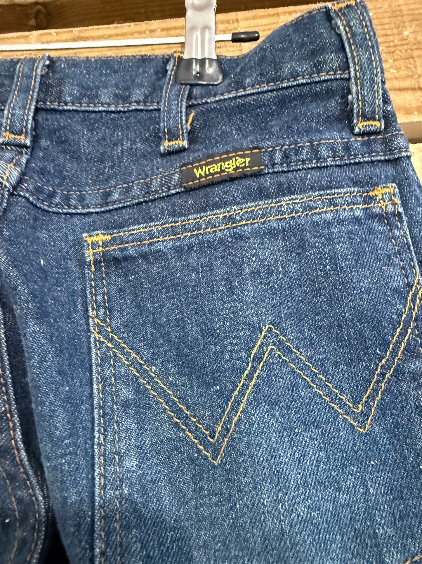Vintage 90s Wrangler embroidered flared jeans. 70s style. Size UK6, Waist 26”