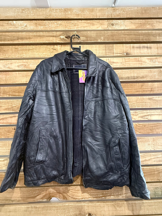 Vintage 90s Tommy Hilfiger leather bomber jacket. Black. Size XL.