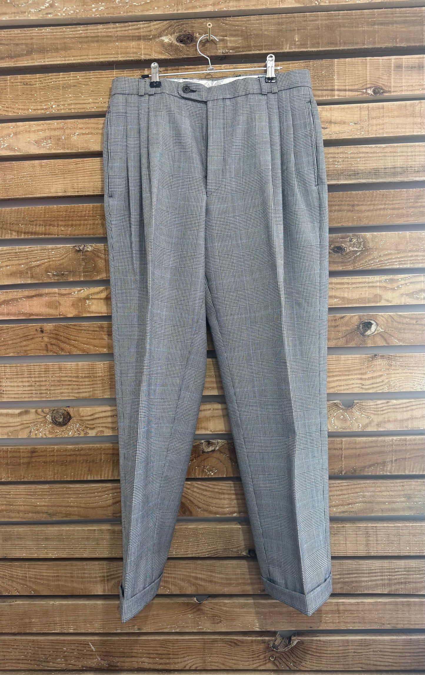 Vintage 80s East - Prince of Wales (Glen) check 2 piece suit. Jacket & Trousers. 42” chest, 32”waist.
