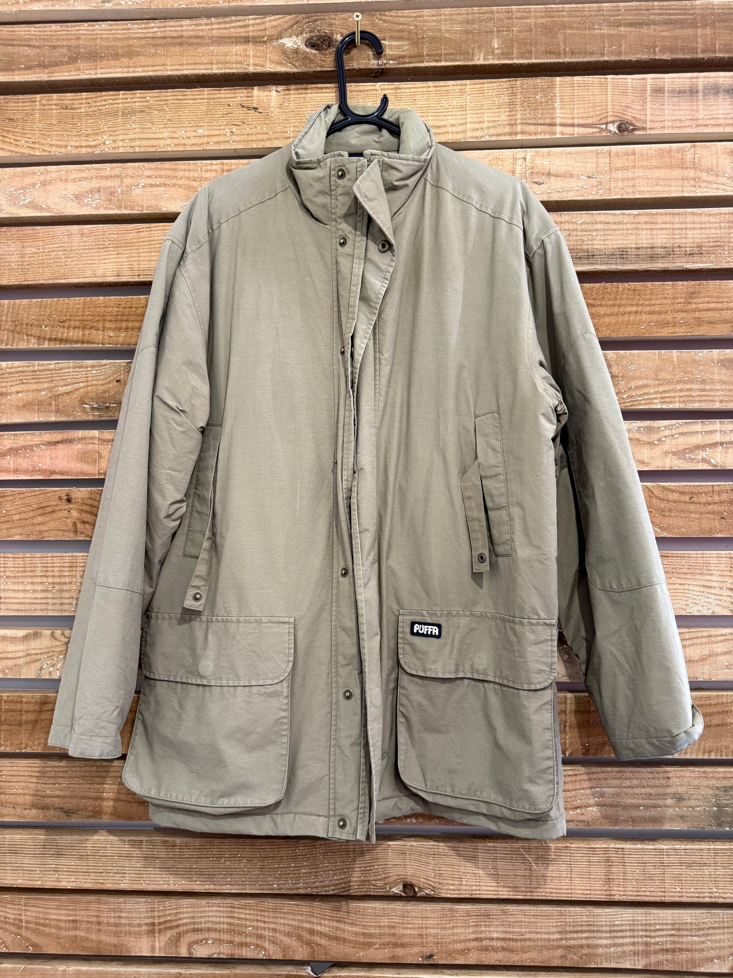 Vintage 90s original Puffa hooded Jacket/ coat. Green. Size Medium. Outdoors.