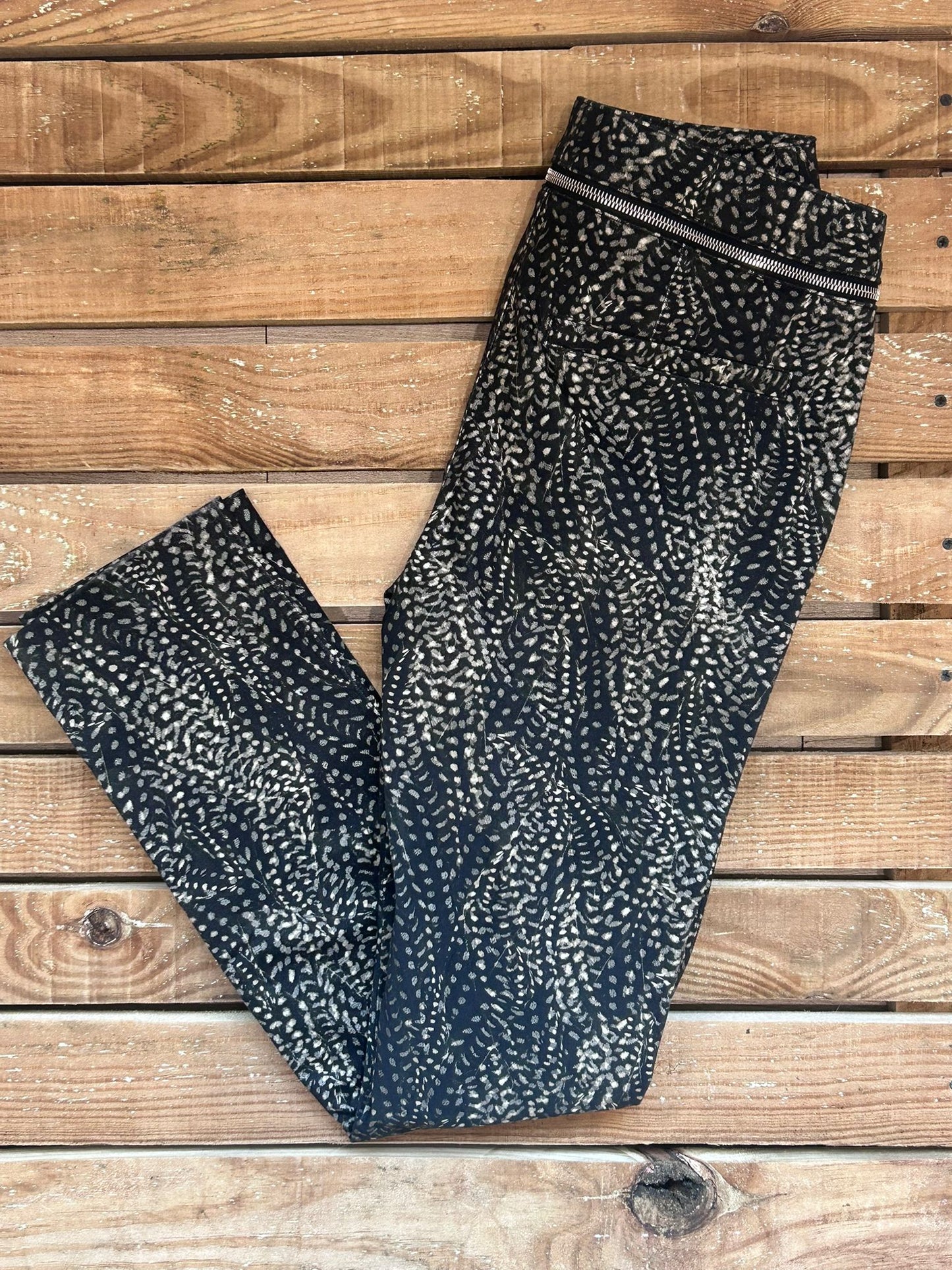 BNWT Isabel Marant Izis slim-fit trousers. 30” waist. 28” leg. Size UK10