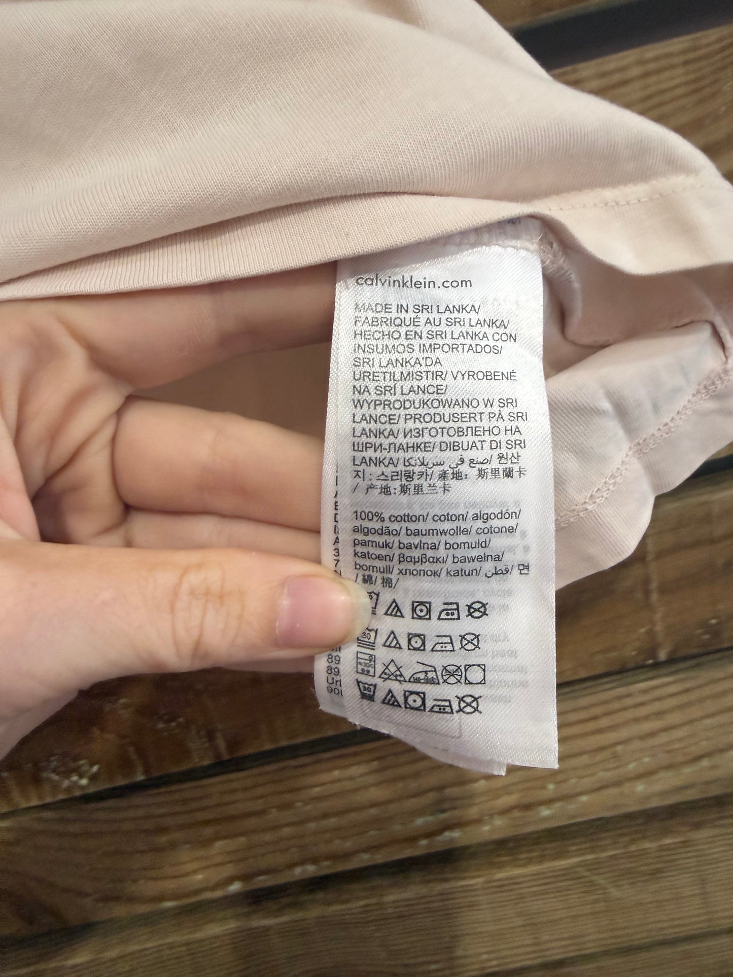 Calvin Klein logo T-shirt. Cotton crewneck. Pink. Size small.
