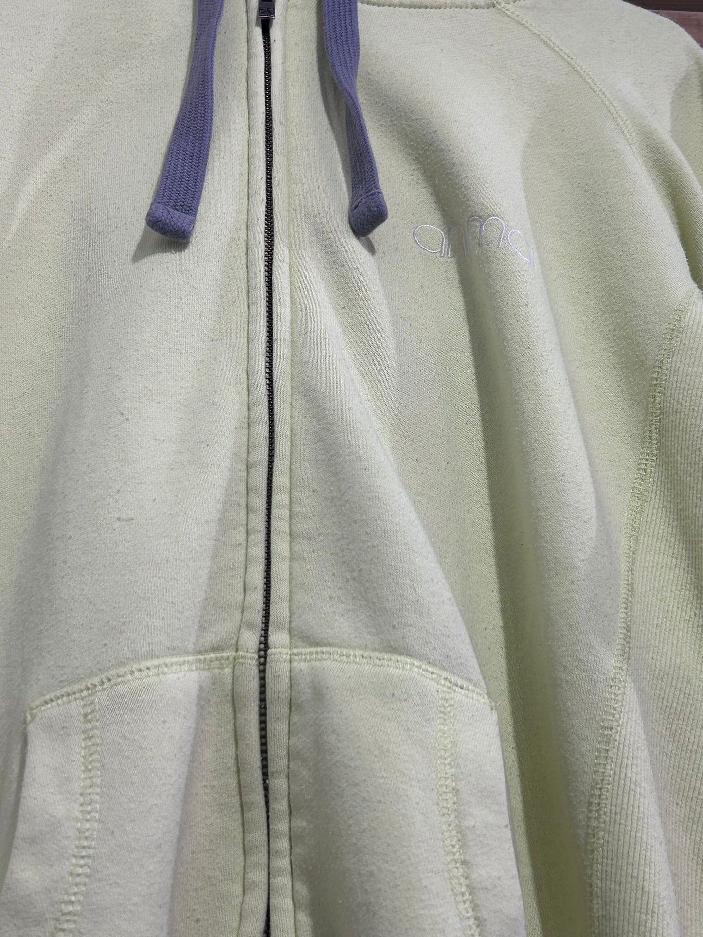 Vintage Y2K Animal Spell-out hoodie. Hooded sweater. Yellow. Size 14