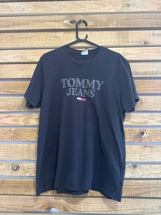 Vintage Y2K Tommy Hilfiger spell-out  logo T-shirt. Size XL.
