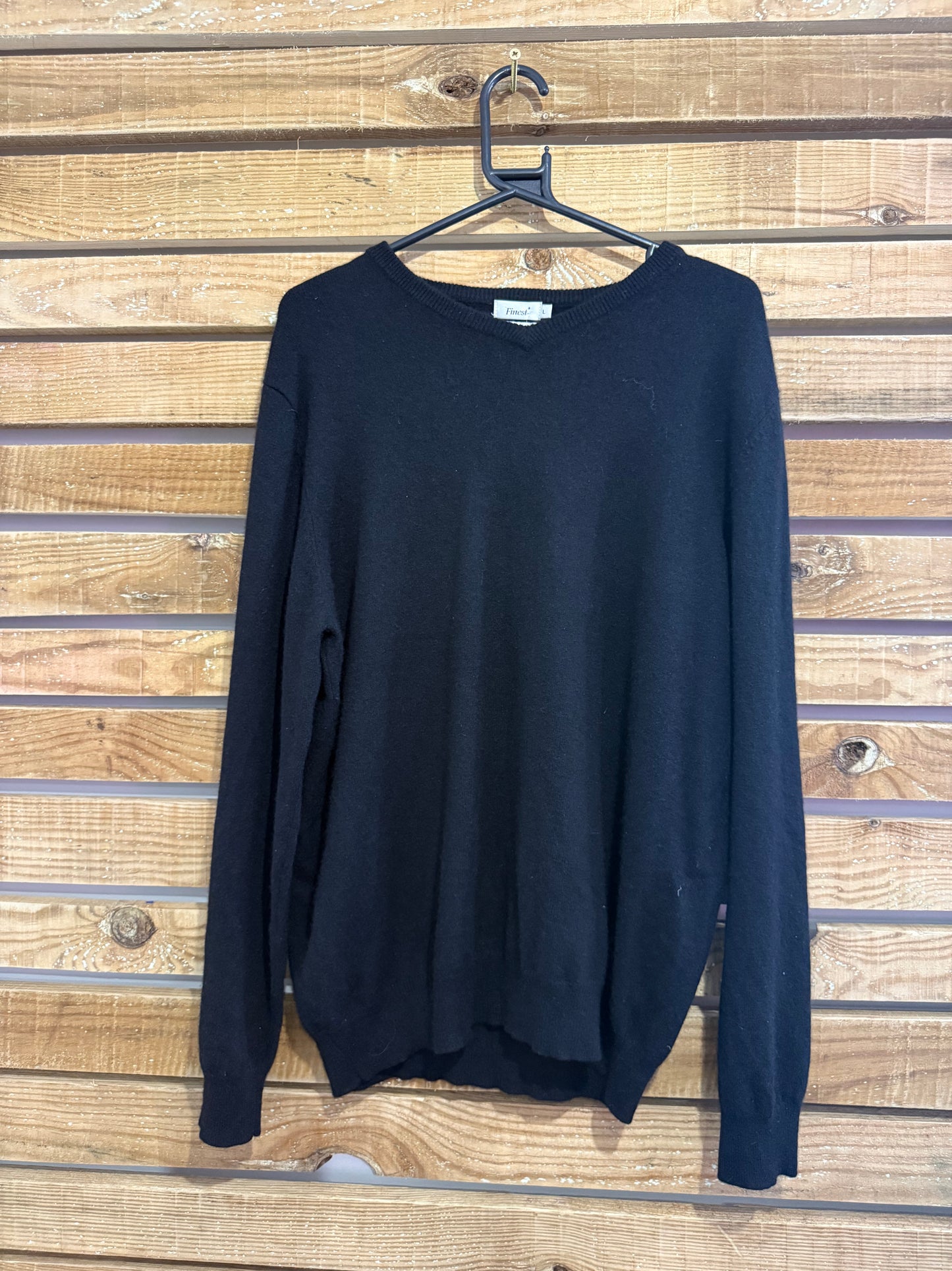Finest 100% cashmere jumper/ sweater. Black. Size Large.