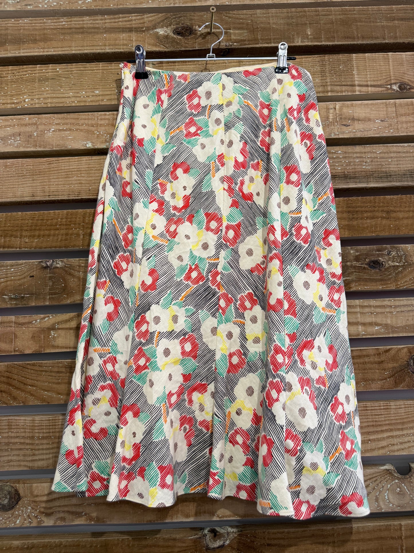 Vintage 80s, 40s style, Aquascutum Novelty floral print skirt. Summer. Size 10.