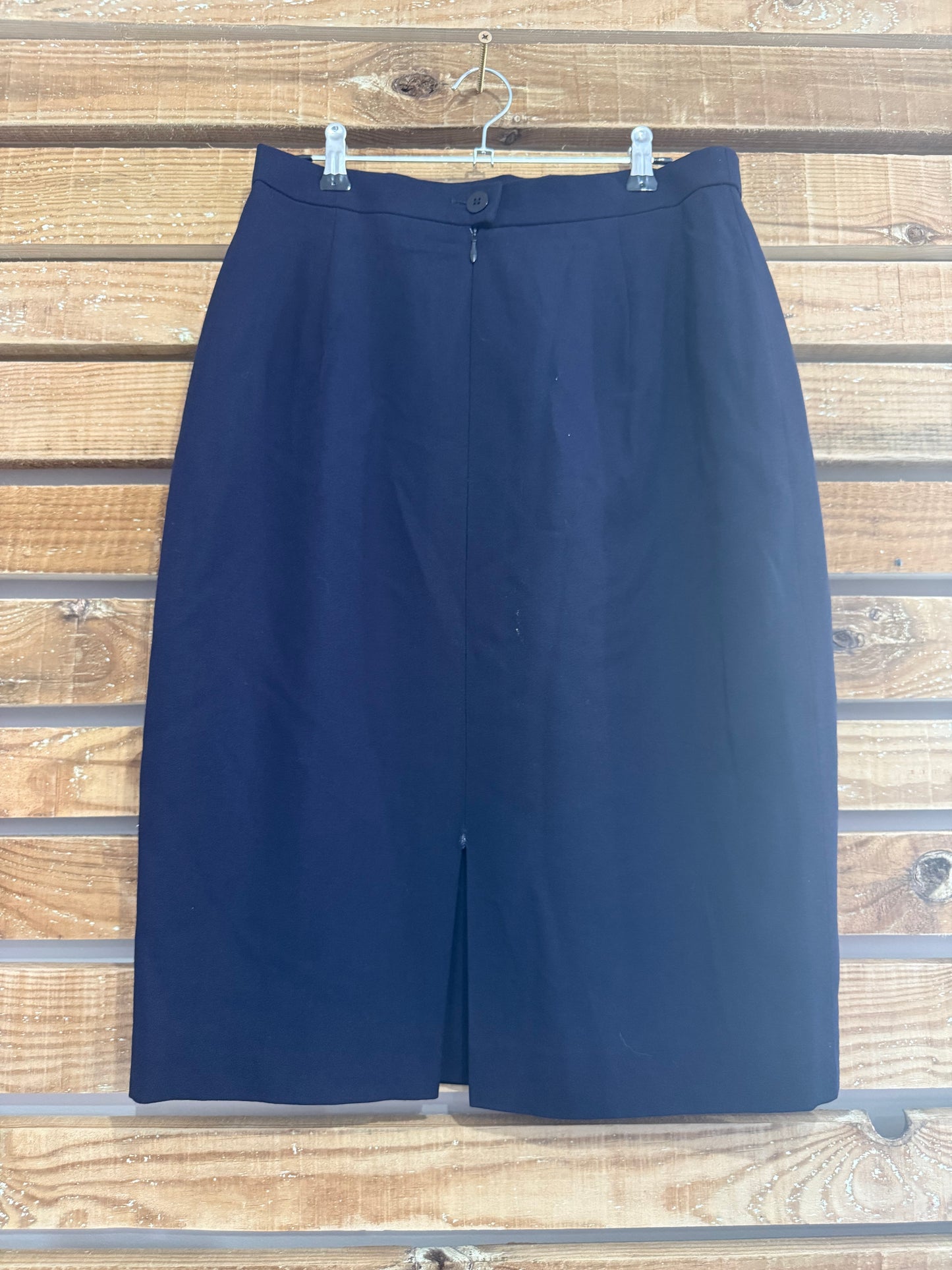 Vintage 80s Louis Feraud wool skirt. Waist 28” size 8-10