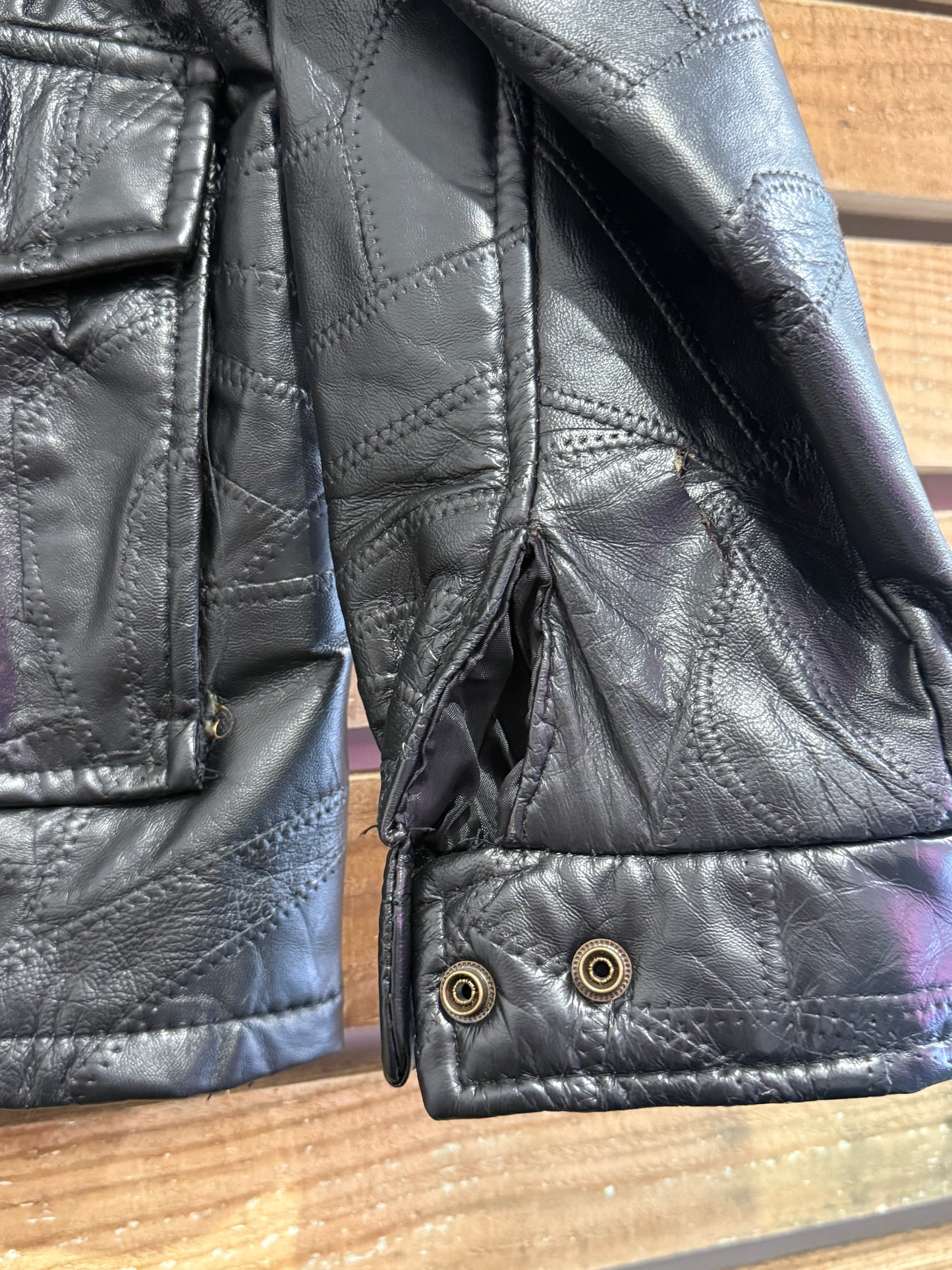 Vintage 90s leather jacket. Black. Size XL.