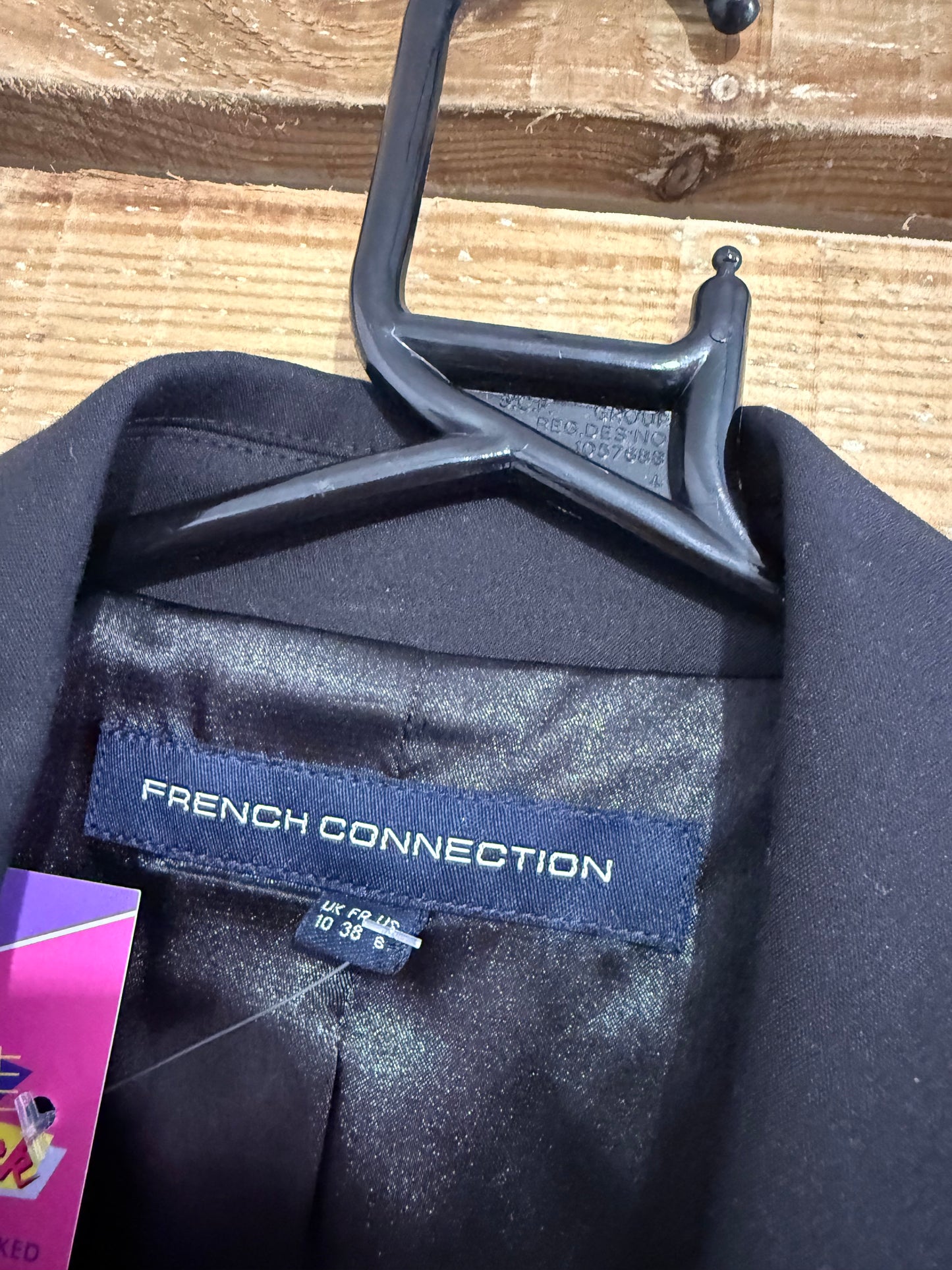 Vintage Y2K French Connection tuxedo button up blazer jacket. Size 10