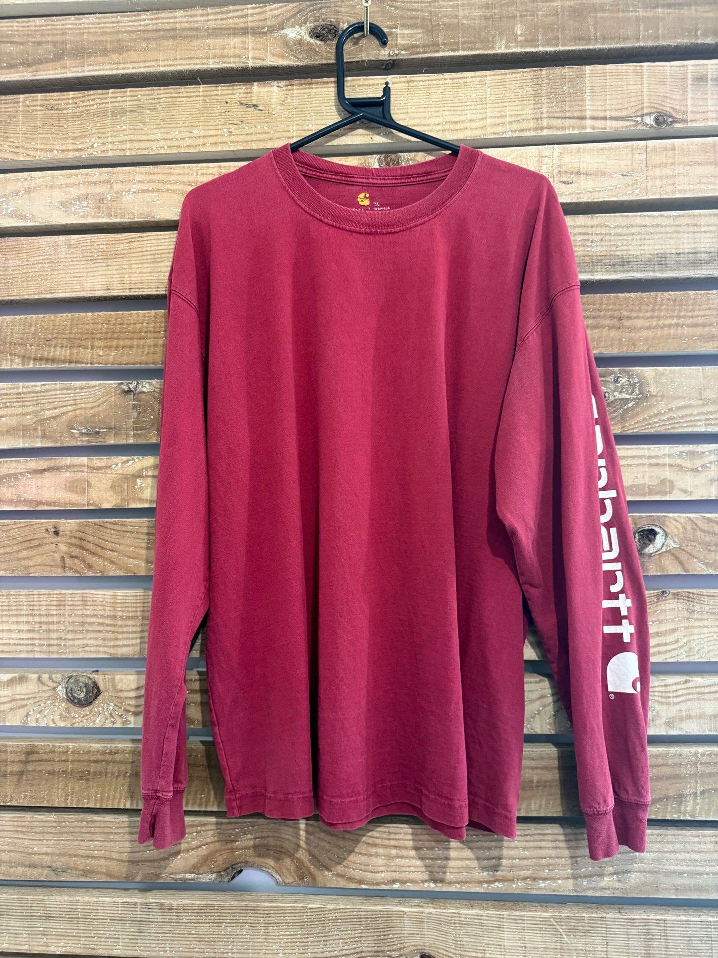 Carhartt long sleeved t-shirt. Spell-out. Burgundy. Workwear/ cowboy/ USA. Size XL