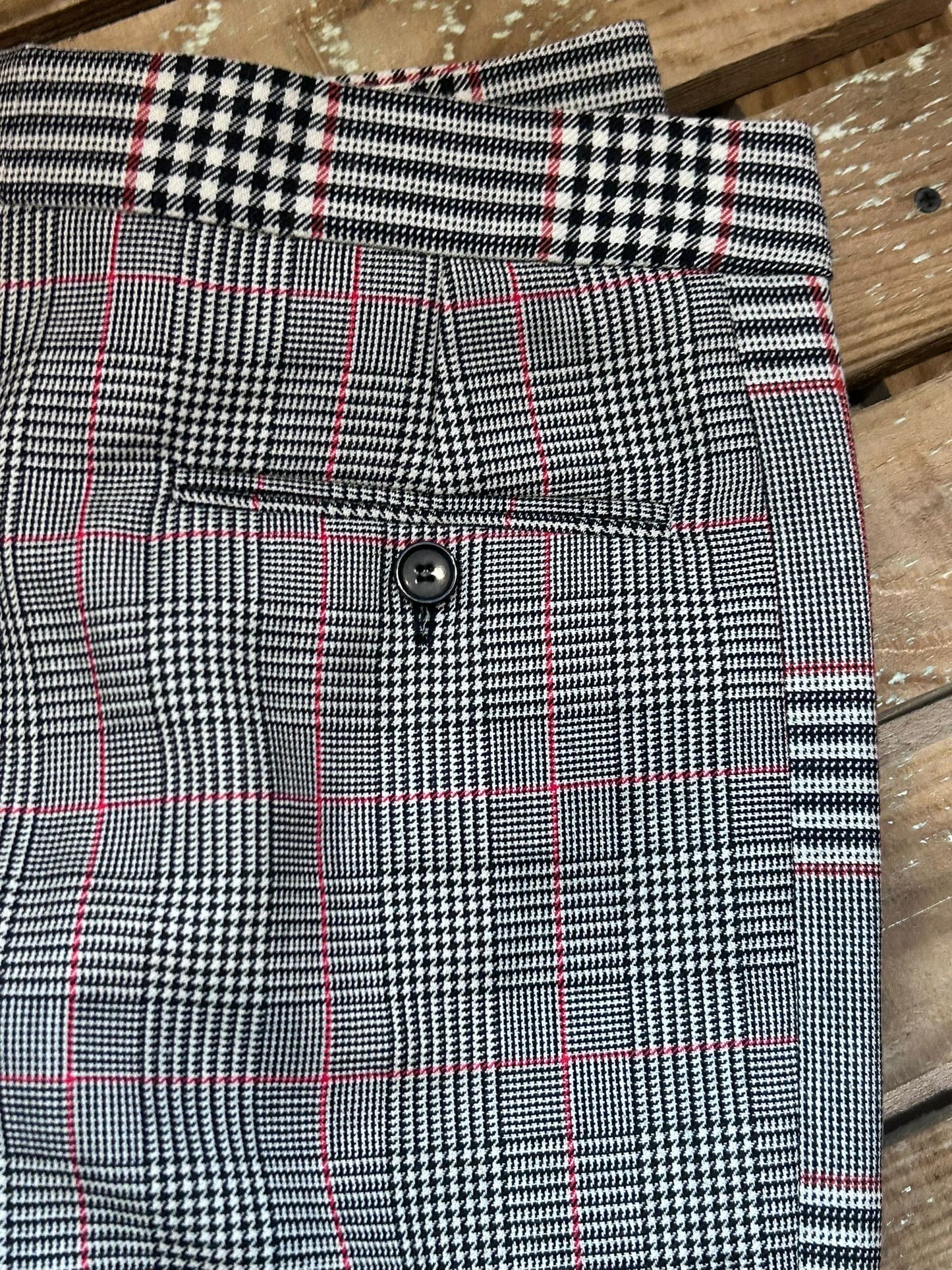 BNWT Alexander McQueen Glen Plaid cropped trousers. 32” waist. 26” leg. Size UK12.