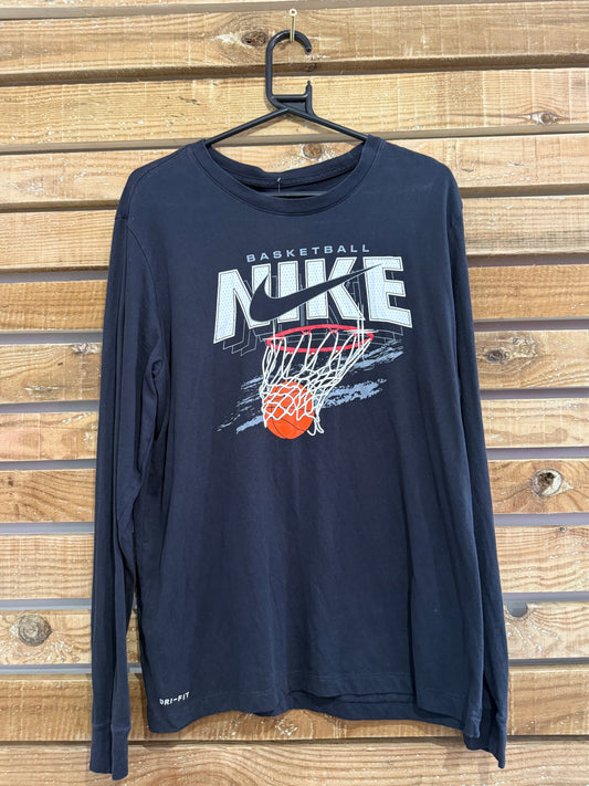 Vintage Y2K Nike Basketball USA American spell-out top/ t-shirt. Size Large.