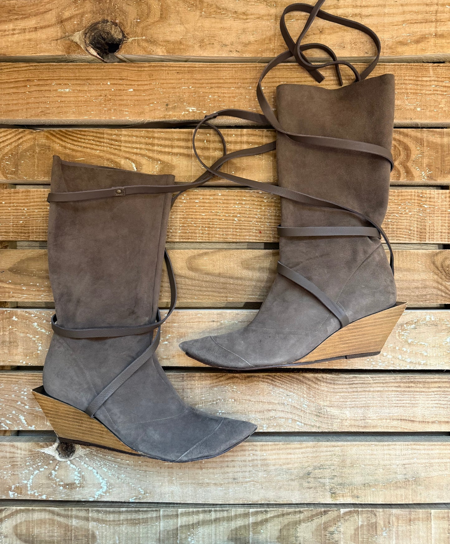 Vintage Y2K Robert Clergerie suede leather wedge boots. Grey. Size French 6.5. EU37.5, UK4.5