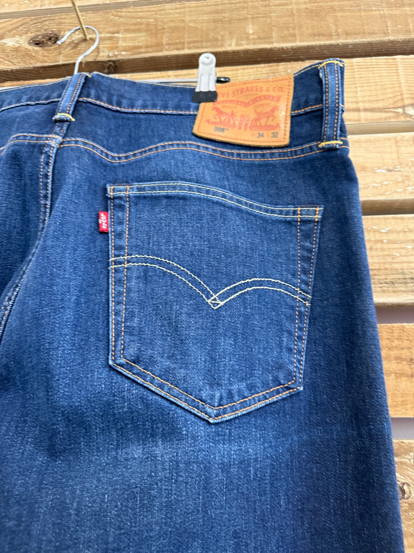 Vintage Y2K Levi’s 508 straight leg Jeans. Dark blue. Waist 37” leg 32”