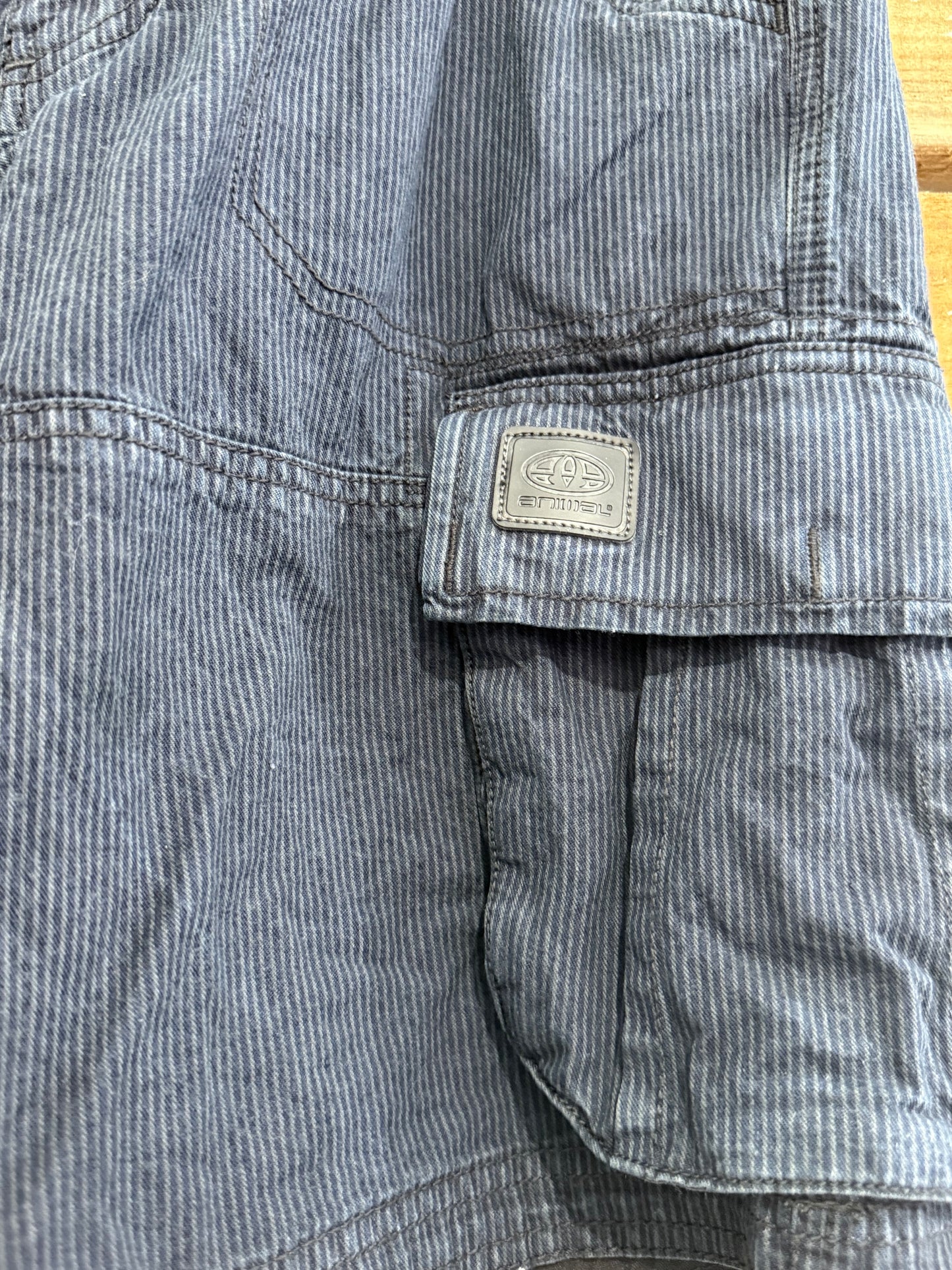 Vintage Y2K Animal cord cargo shorts. Summer. Waist 31”