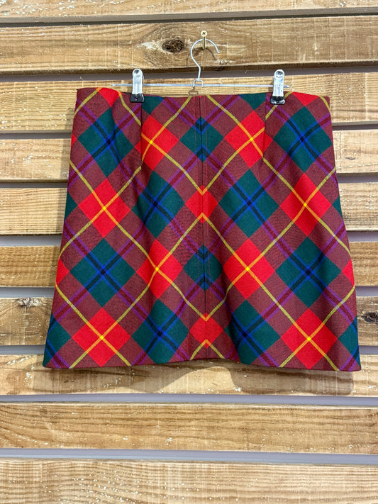Scotland Shop 100% wool tartan mini skirt. Size 10-12 31” waist