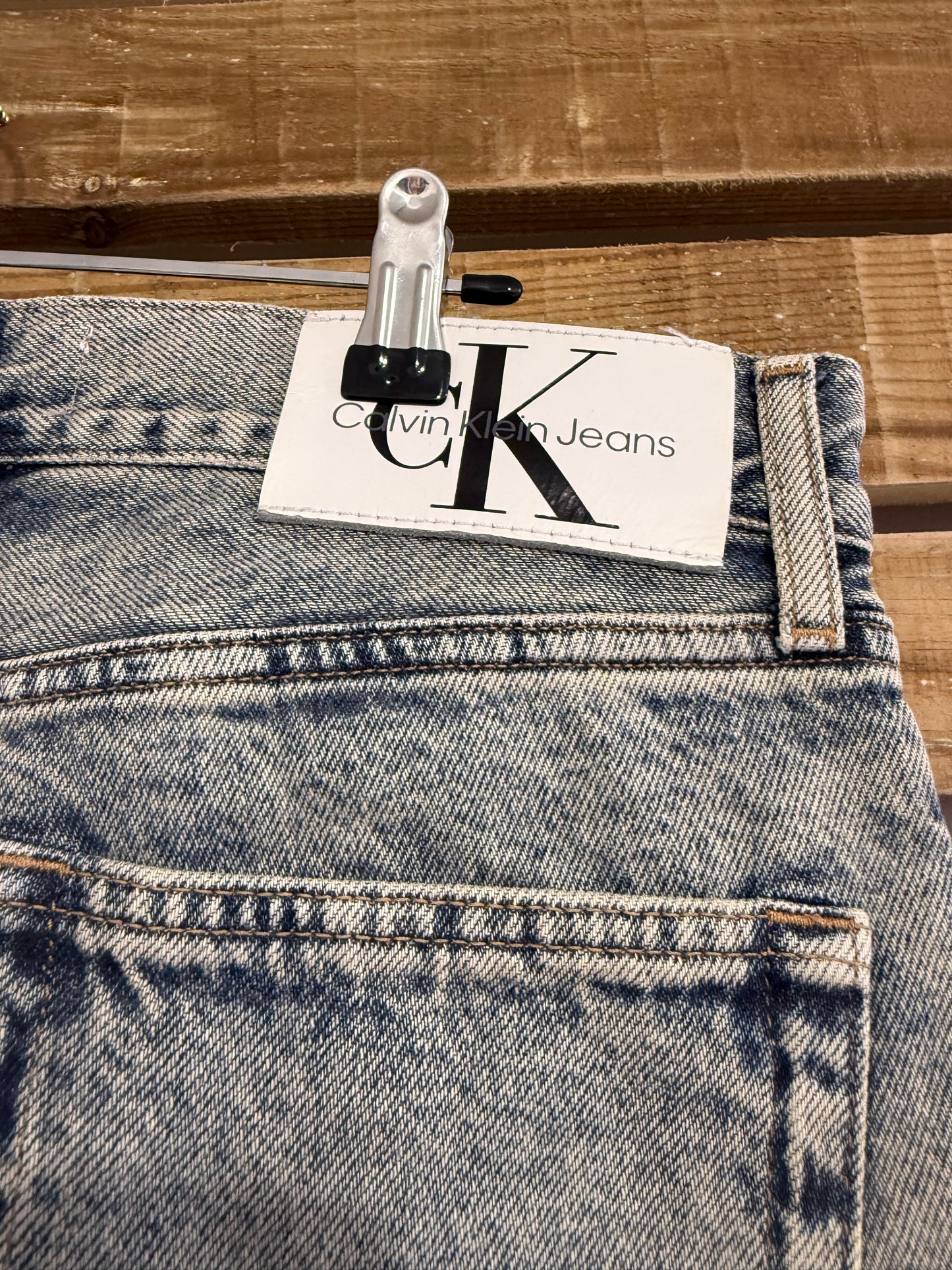 Calvin Klein acid wash straight leg jeans. Waist 30” leg 32”