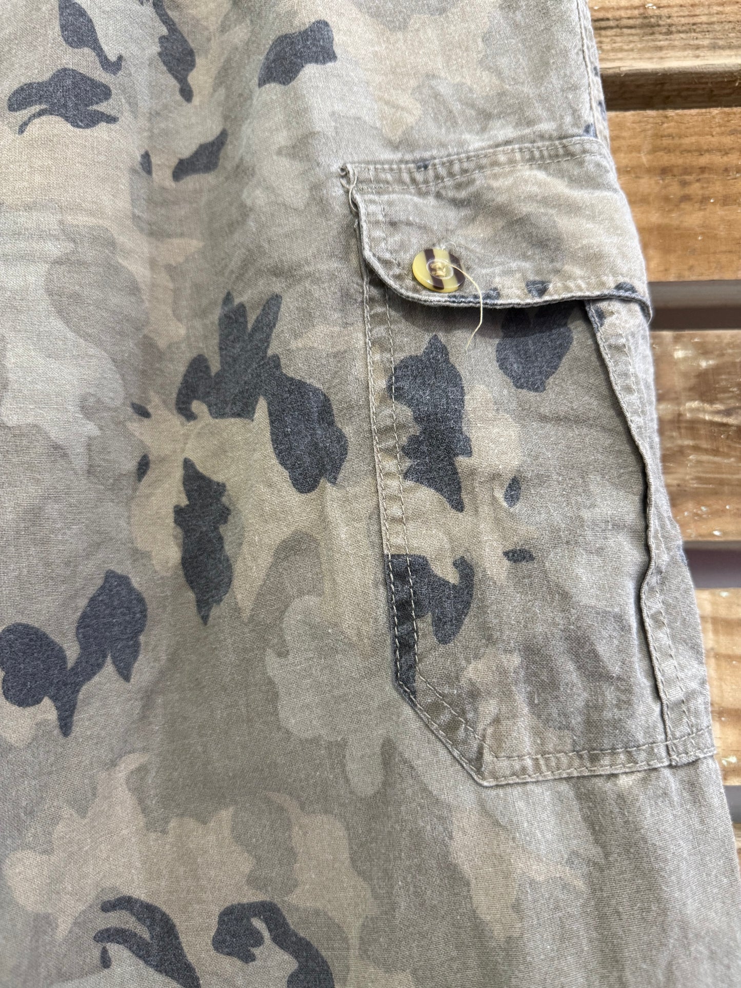 Vintage 90s Camo trousers/ pants. Waist 27-34” Fishing/ Festival/Summer.