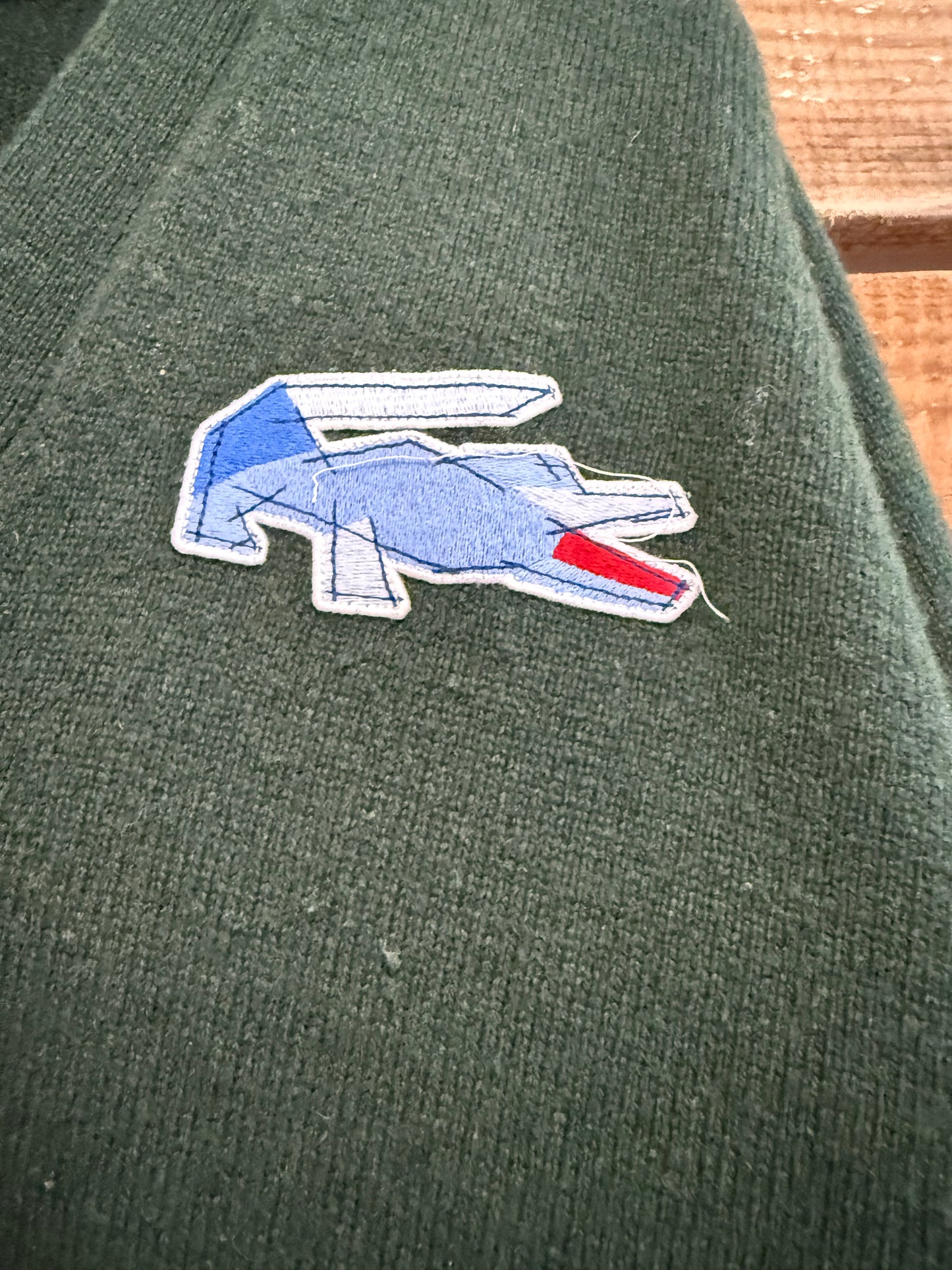 Lacoste stylised logo cardigan. Wool. Green Size 3. Size Medium.