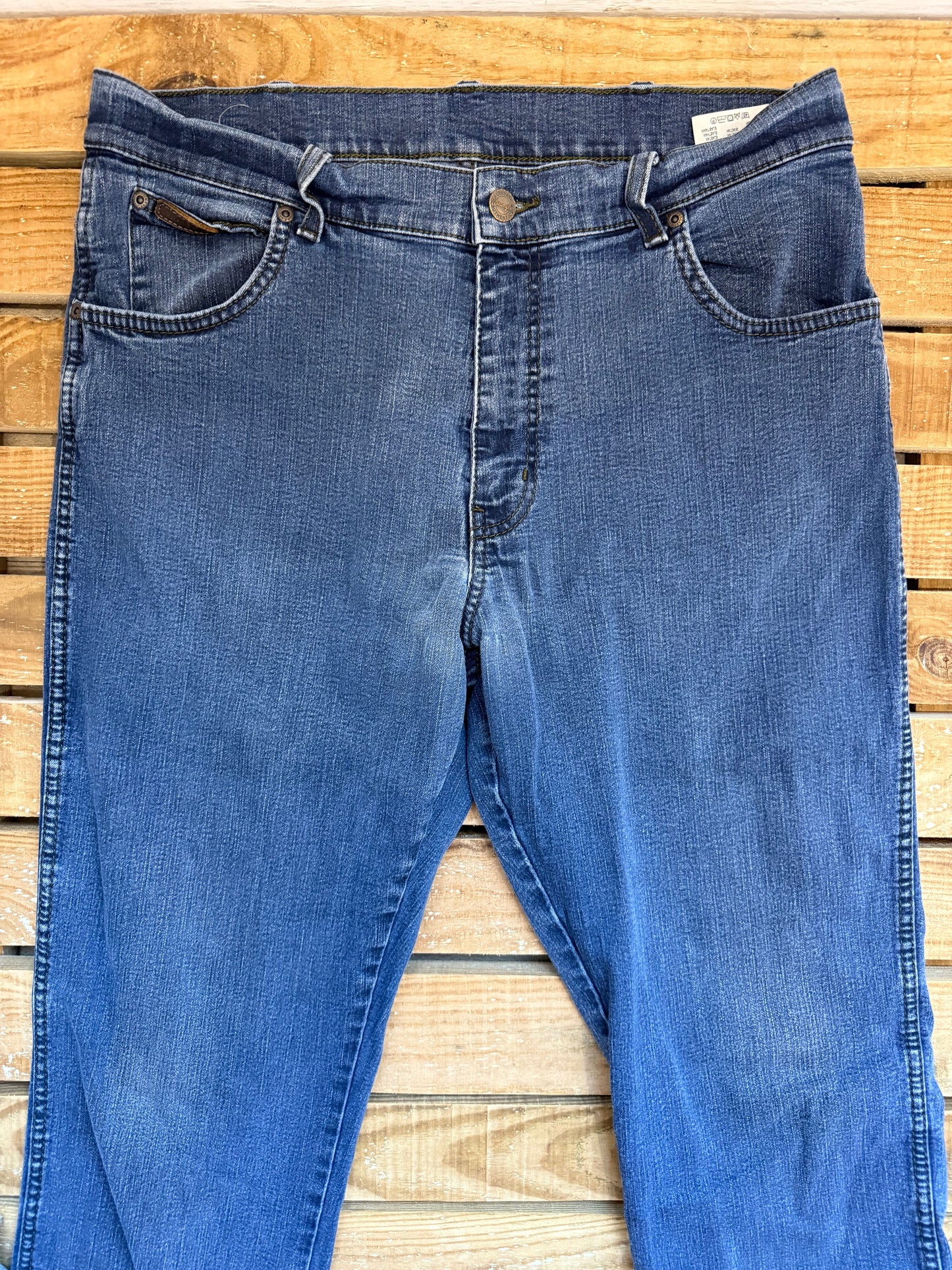 Vintage Y2K Wrangler bootcut denim jeans. Waist 34”, leg 32”