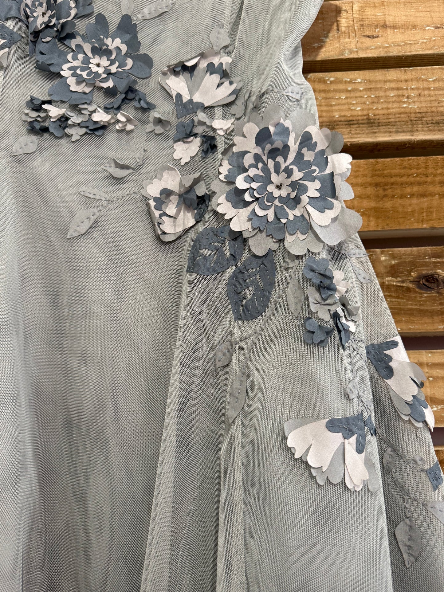 Vintage Y2K Coast couture strapless dress with 3D appliqué flowers. 50s style. Size 12-14. Wedding/ summer/prom.