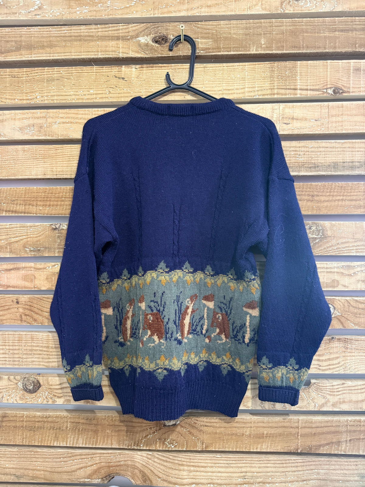Vintage 80s Acorn mushroom & squirrel wool knit jumper. Cottagecore. Made in England. Rare. Size Medium.