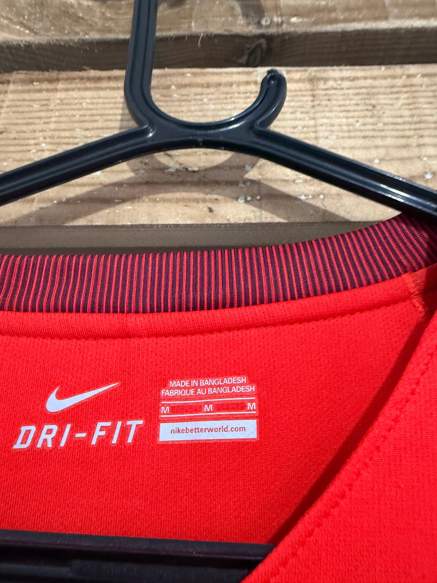 Nike England 2016-2017 Away Shirt. Football top/shirt. Size Medium.