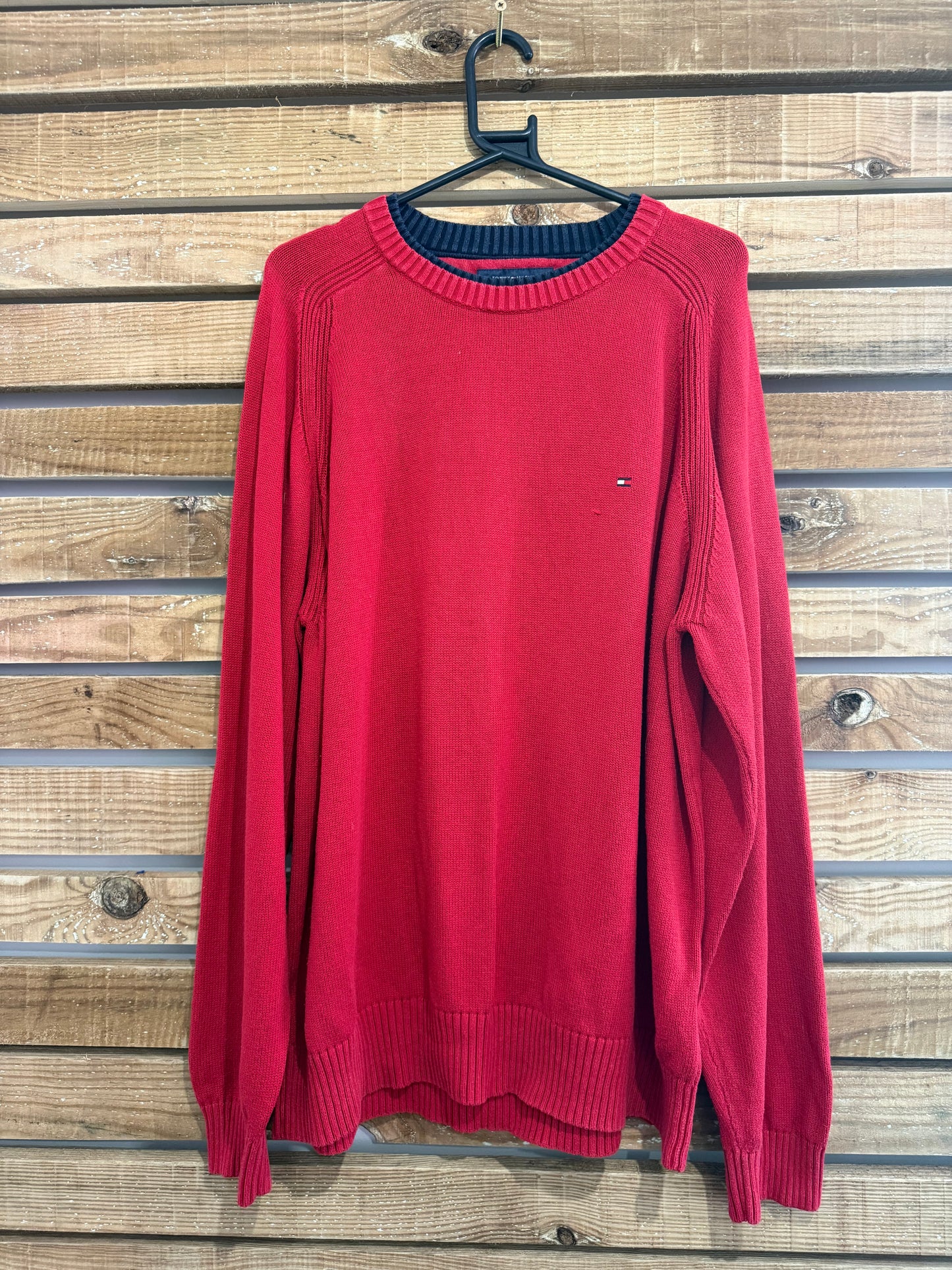 Vintage 90s Tommy Hilfiger cotton jumper/ sweater. Red. Size XXL.