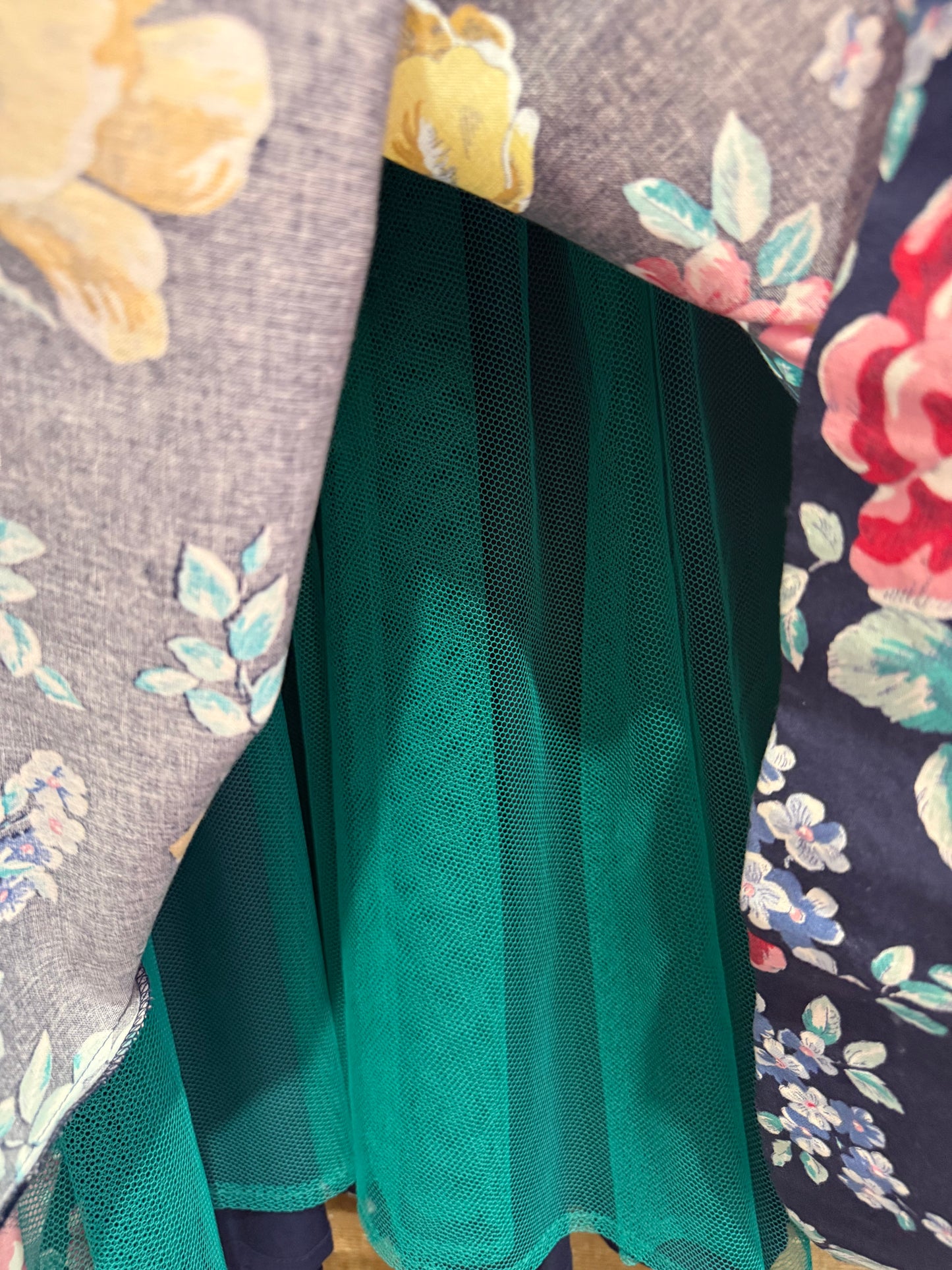 Vintage 80s Laura Ashley floral dress. Cottage core/ summer/ prom. Size 8-10