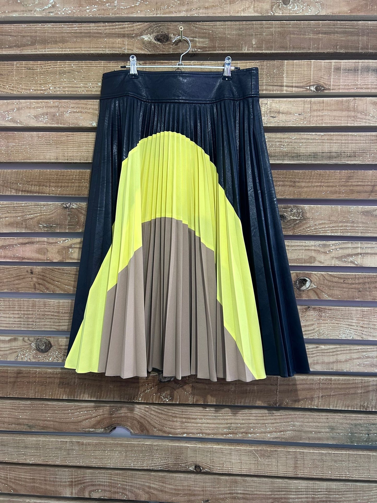 Stella McCartney Skin free skin pleated print skirt. Faux leather. Waist 31” UK10