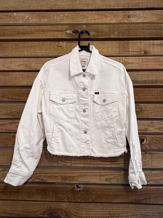 Vintage Y2K Wrangler white denim jacket. Size small