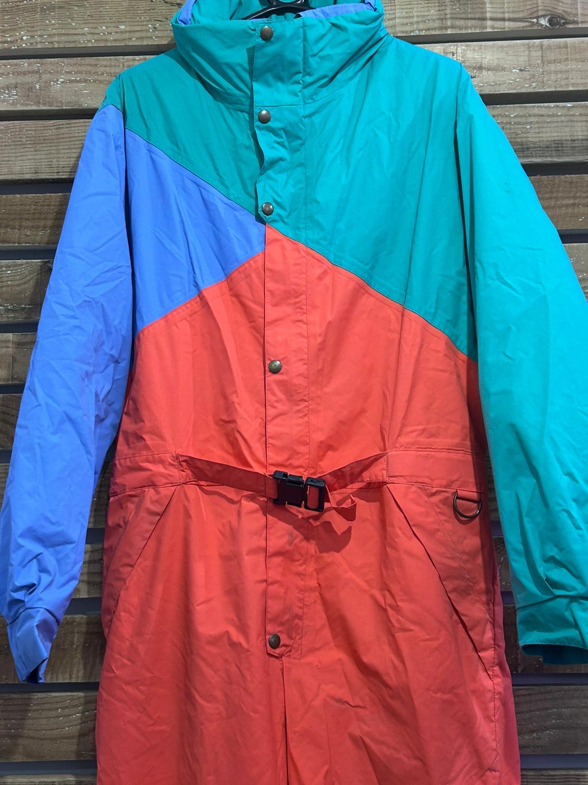 Vintage 90s snow suit. Ski/ snowboard/ all in 1, jumpsuit. Size Large.