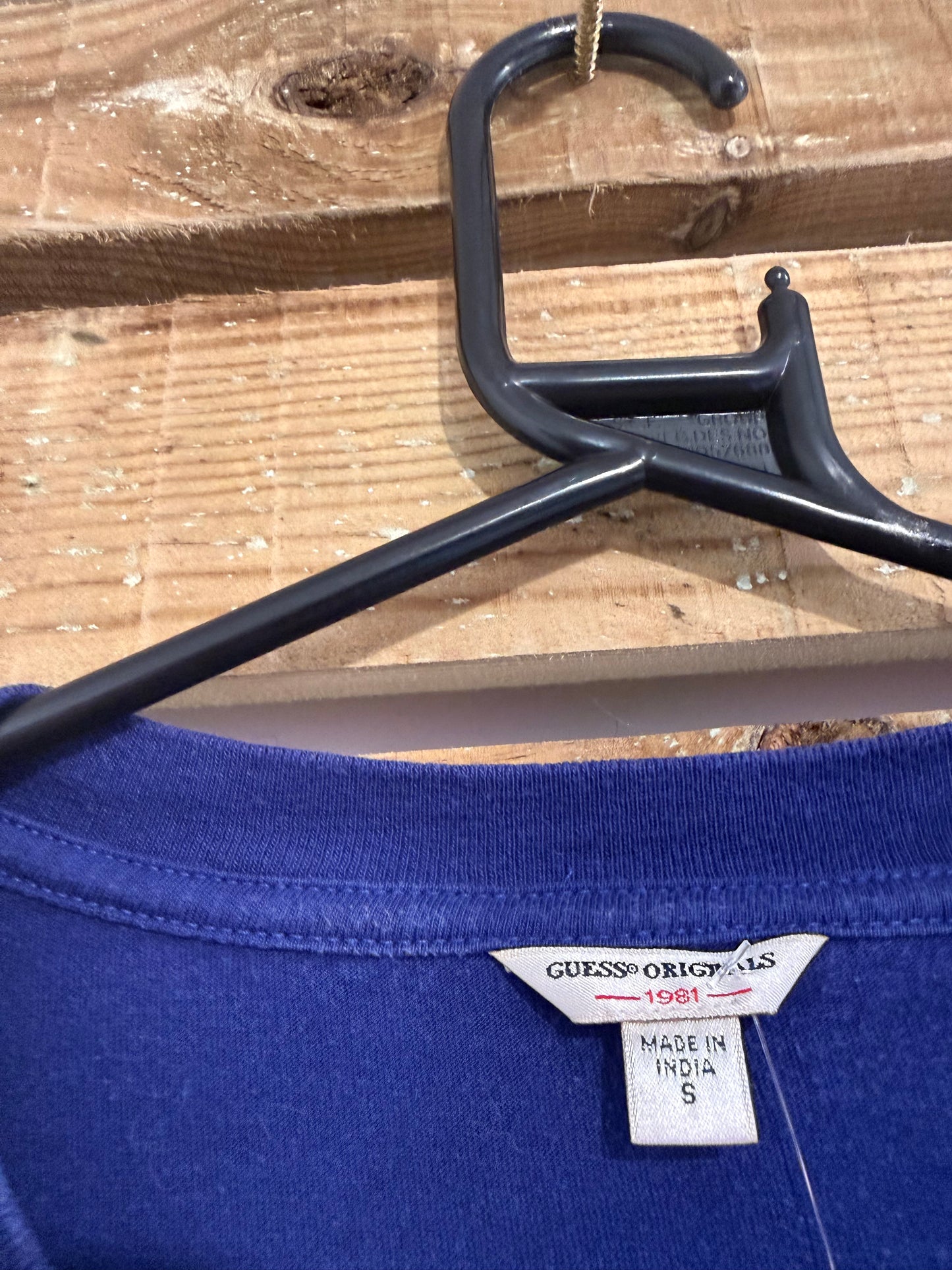 Vintage Y2K Guess striped cropped t-shirt. Crop top. Size Small.