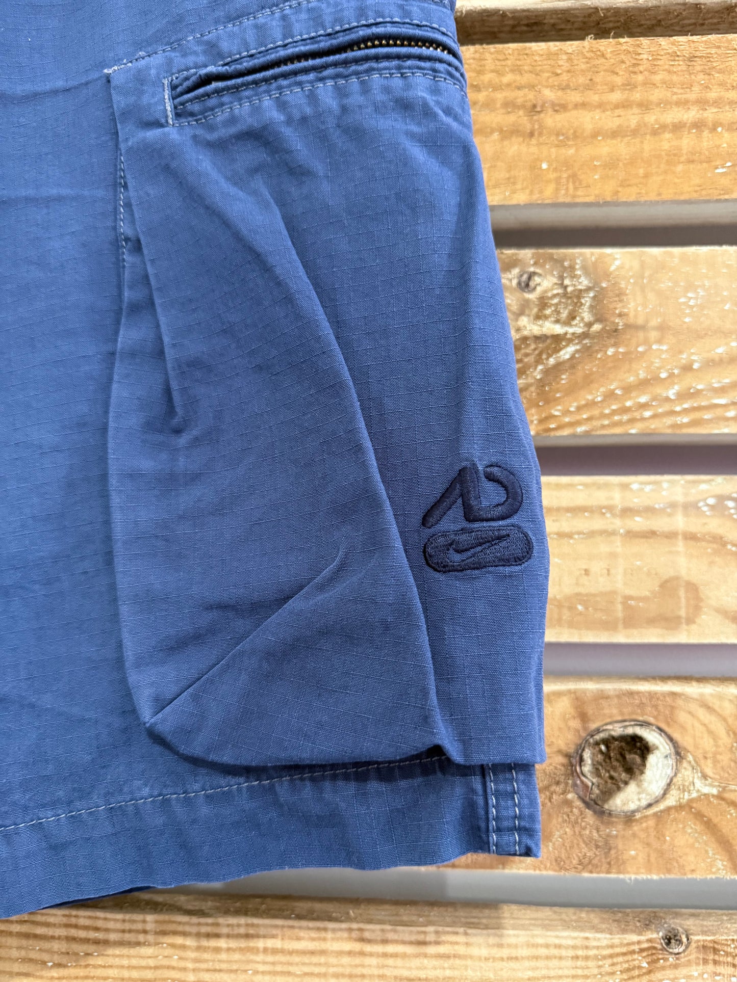 Vintage 90s Nike chino cargo cotton shorts. 35” waist. Blue. Golf/summer/holiday.