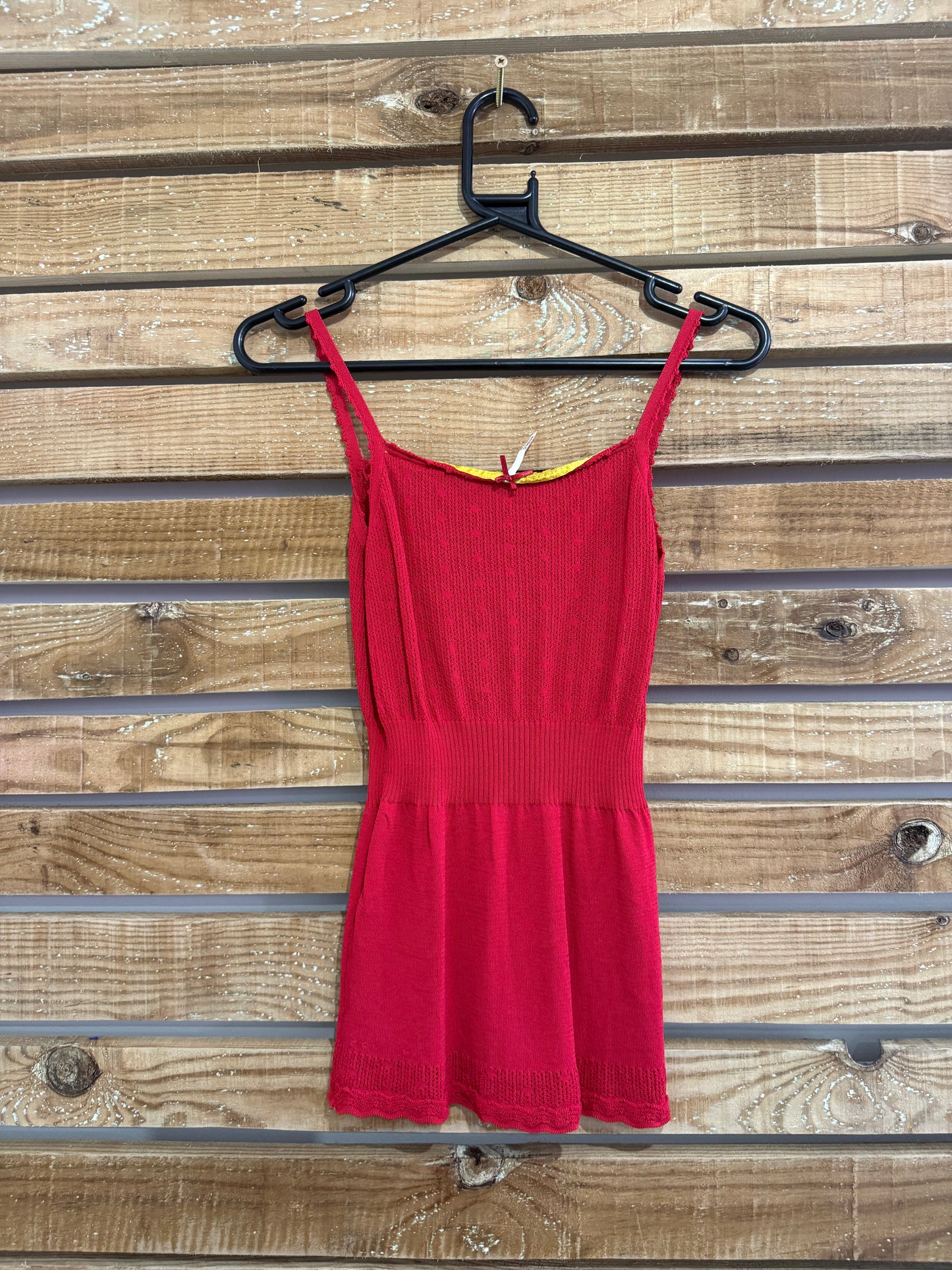 Vintage Y2K Guess vest top. Size medium. Red.