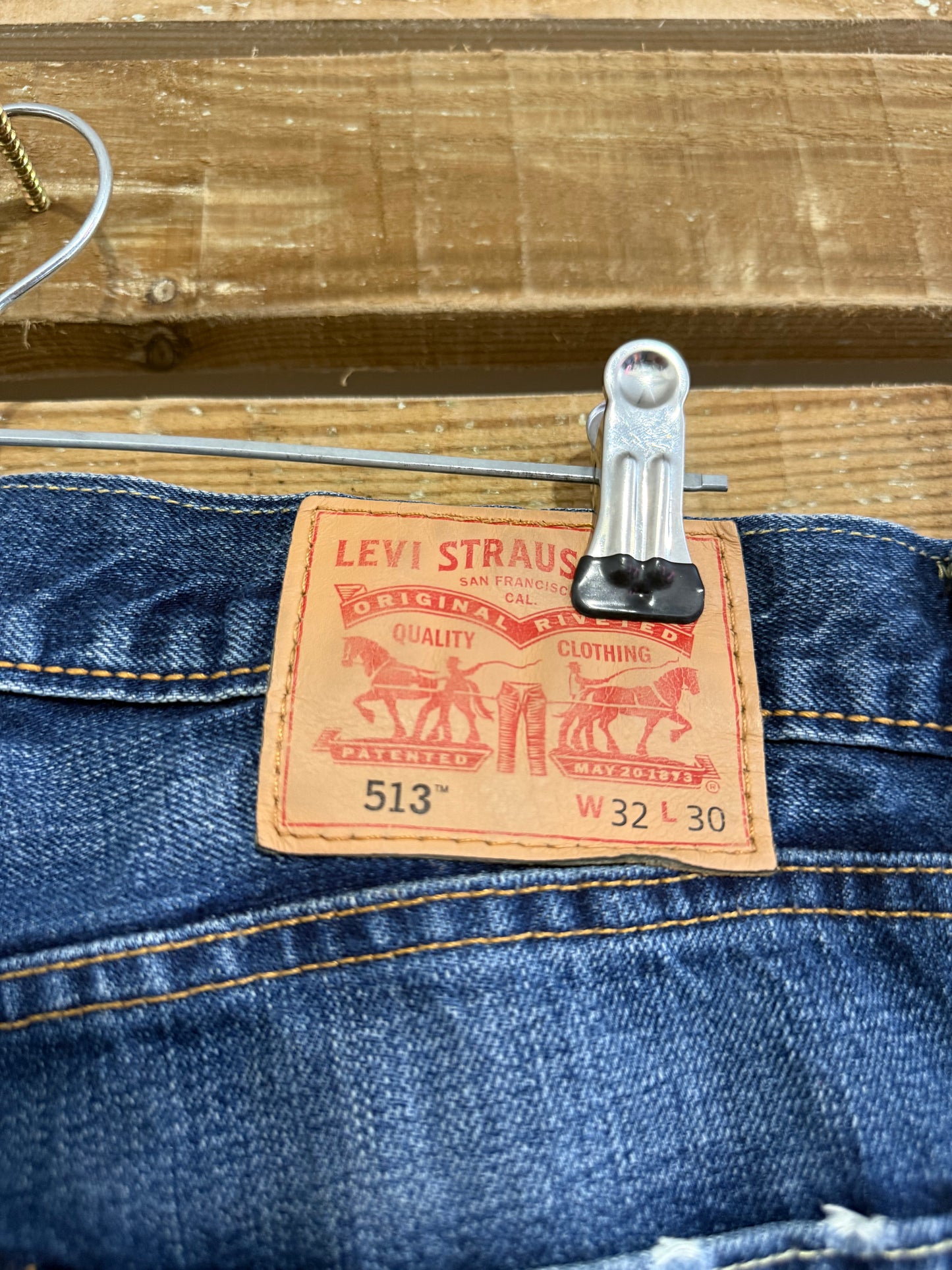Vintage Y2K Levi’s 513 Blue Jeans. Distressed. Waist 32” leg 30”
