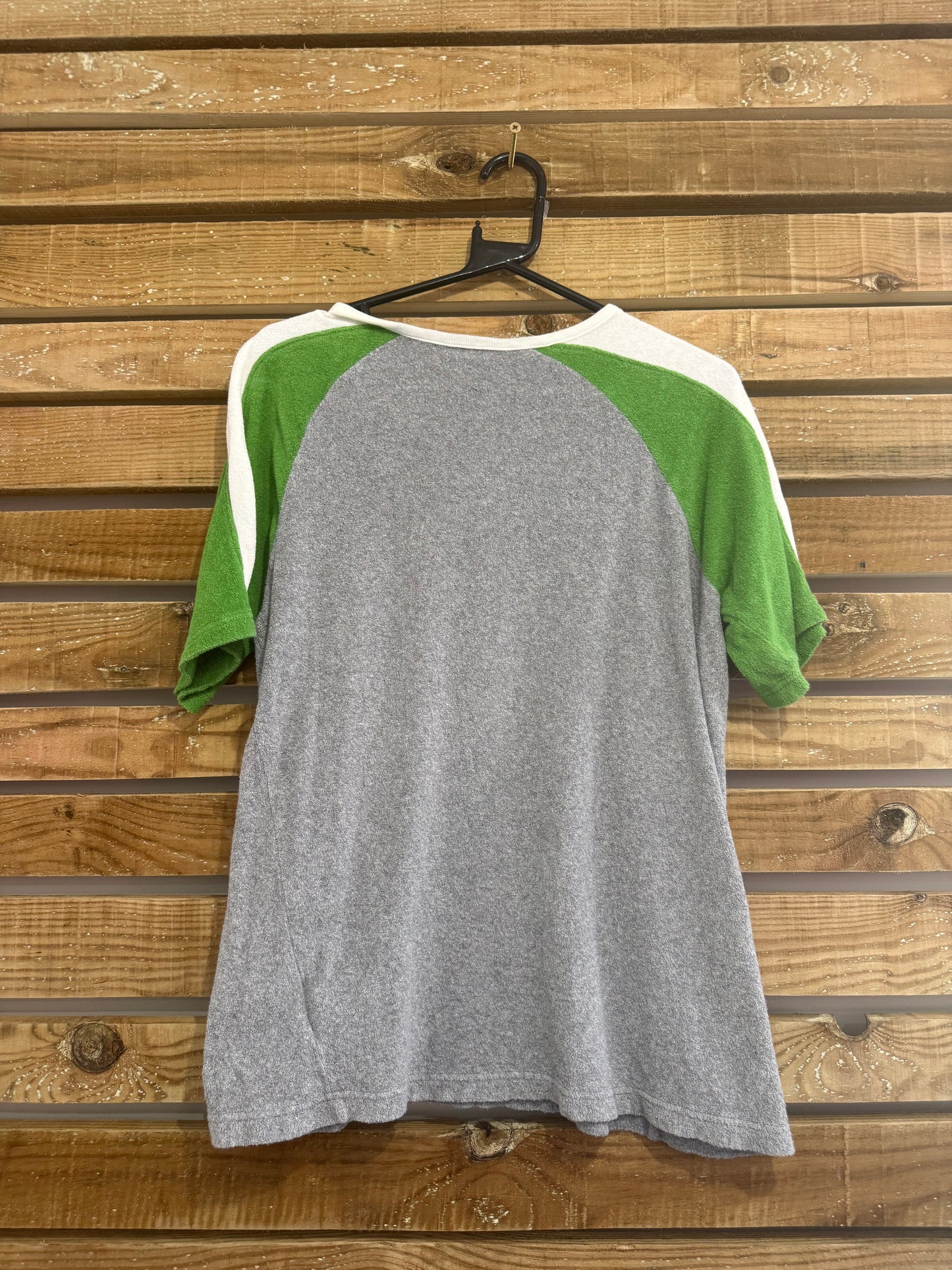 Vintage Y2K Levi’s towelling motif T-shirt. Size Medium.
