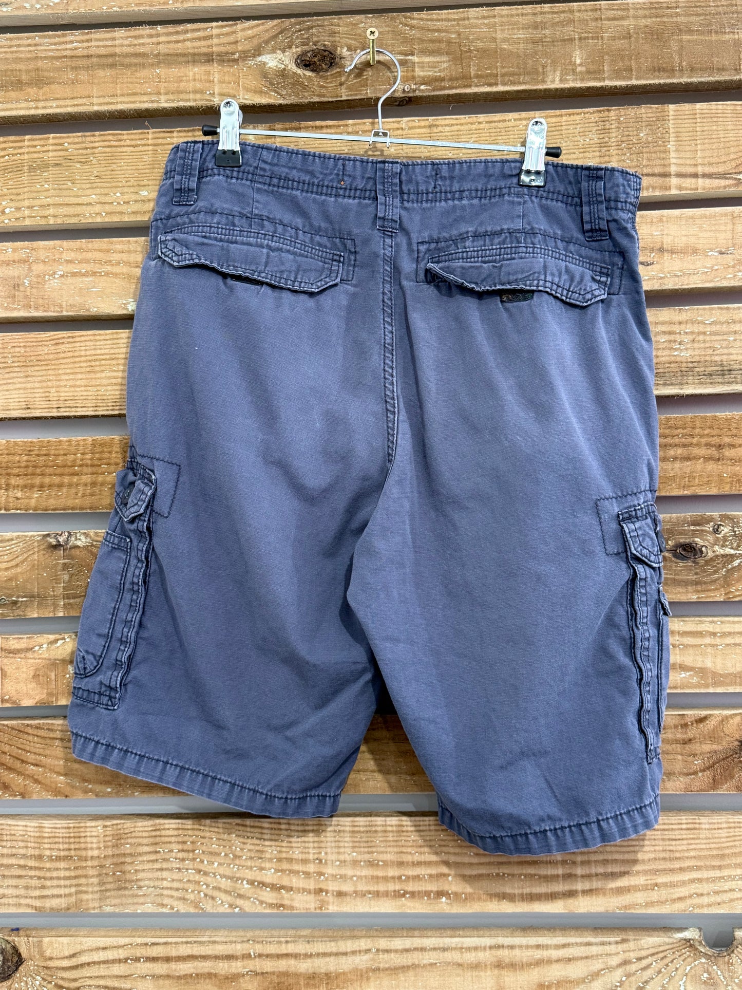 Vintage Y2K Lee cargo shorts. Summer/ Holiday. Navy blue. 32” waist.