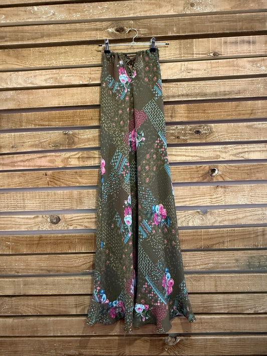 Vintage 90s halterneck floral dress. Summer/ boho/ festival. Size 8