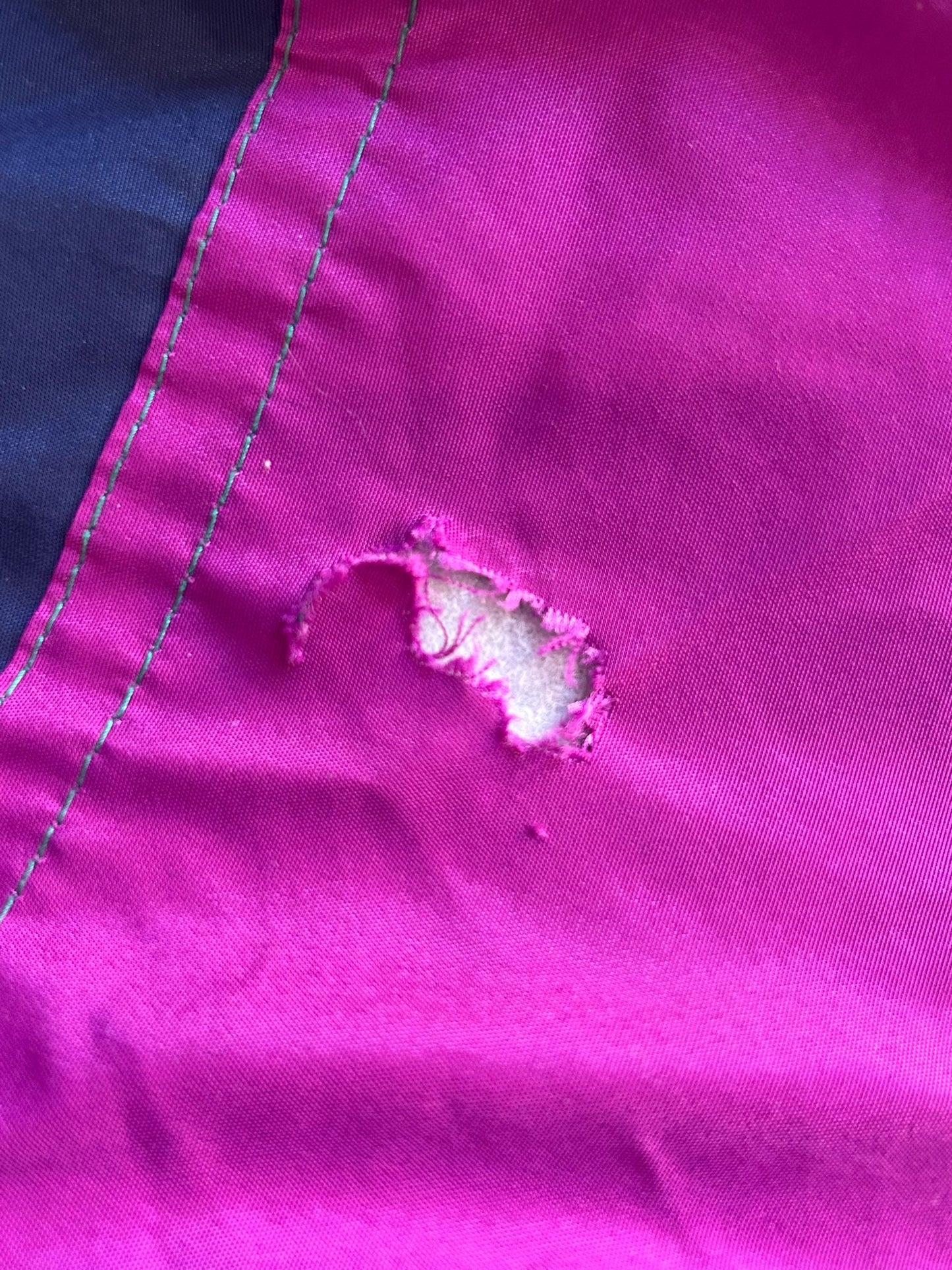 Vintage 90s airpush snow suit. Ski/ snowboard/ all in 1, jumpsuit. Size medium.