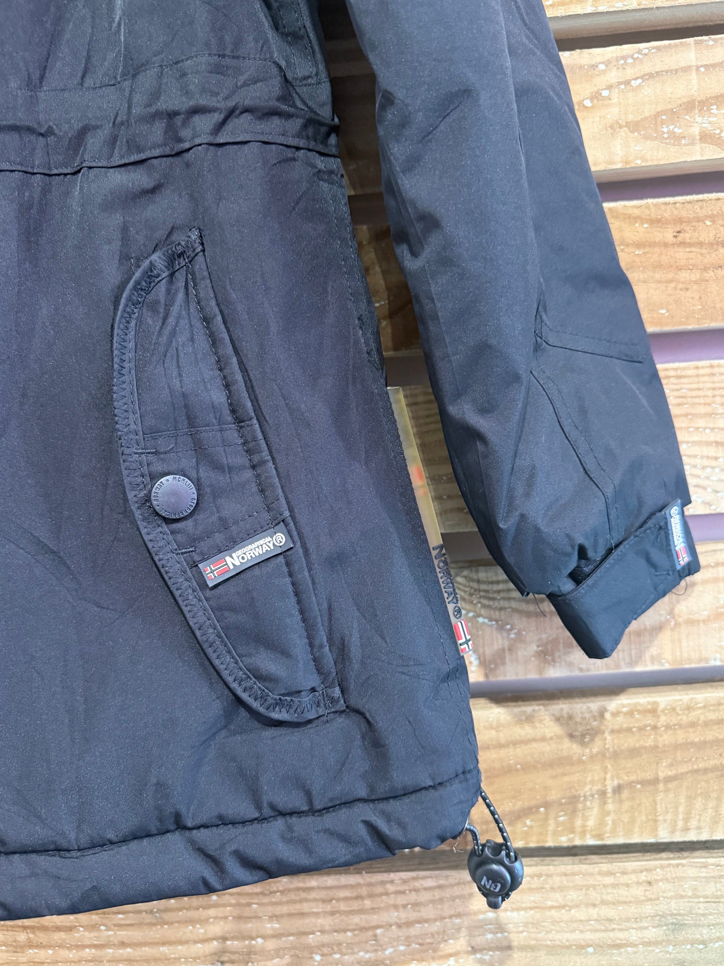 Geographical Norway 1/4 zip windbreaker/ anorak jacket/ coat. Size 12.