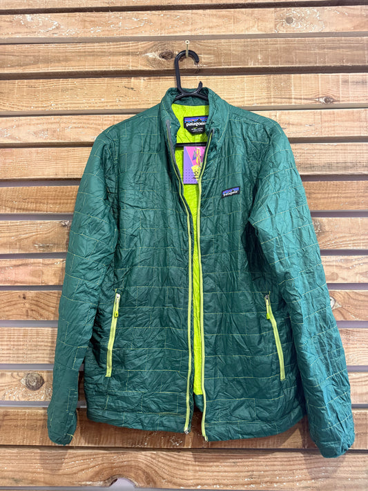 Vintage 90s Patagonia quilted puffer Jacket. Size medium. Green.