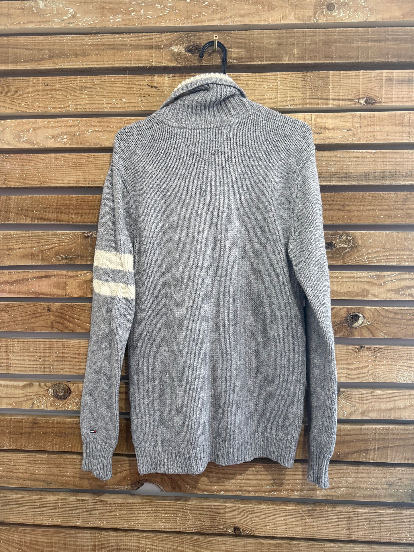 Vintage 90s Tommy Hilfiger Varsity knitted cardigan. Grey. Size Medium.