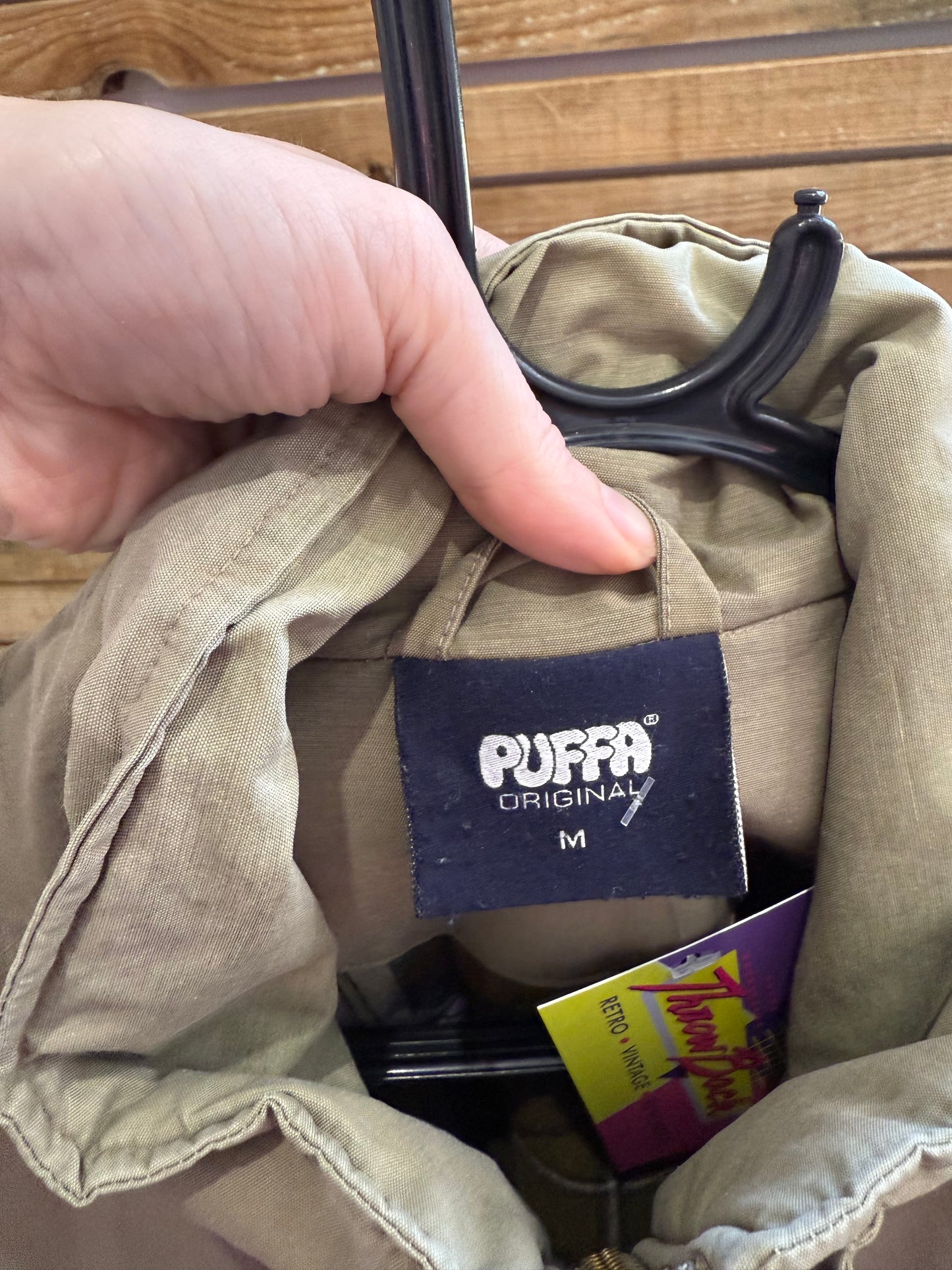 Vintage 90s original Puffa hooded Jacket/ coat. Green. Size Medium. Outdoors.
