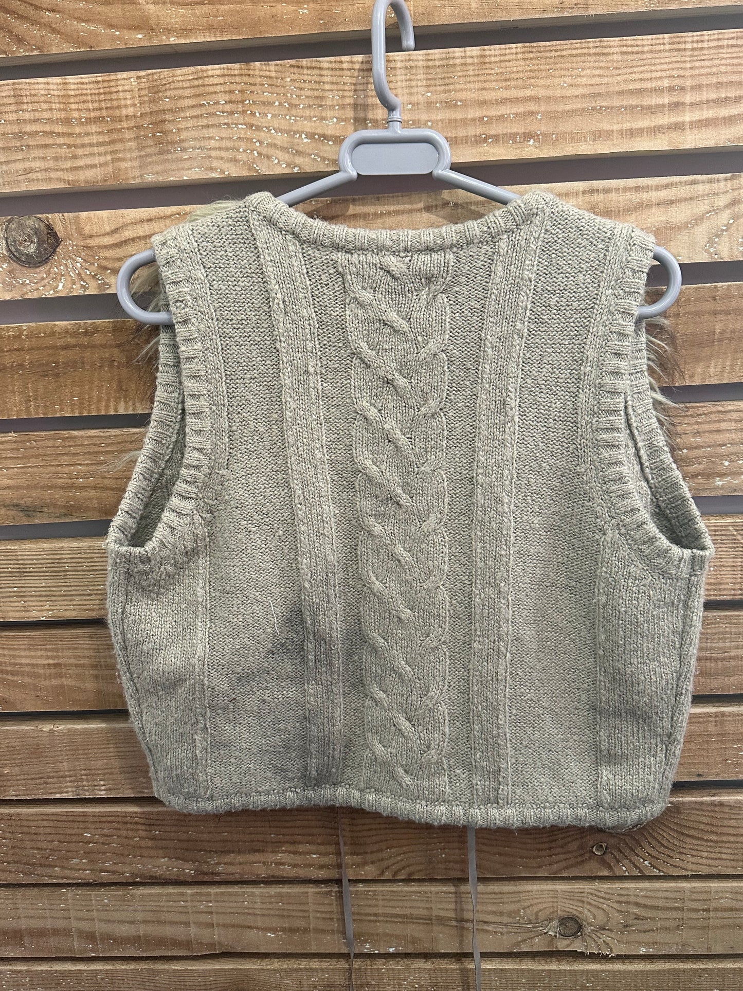 Vintage Y2K Faux Fur/ Fluffy Gilet/Sleeveless Jacket/ Gilet. Size 12. Festival.