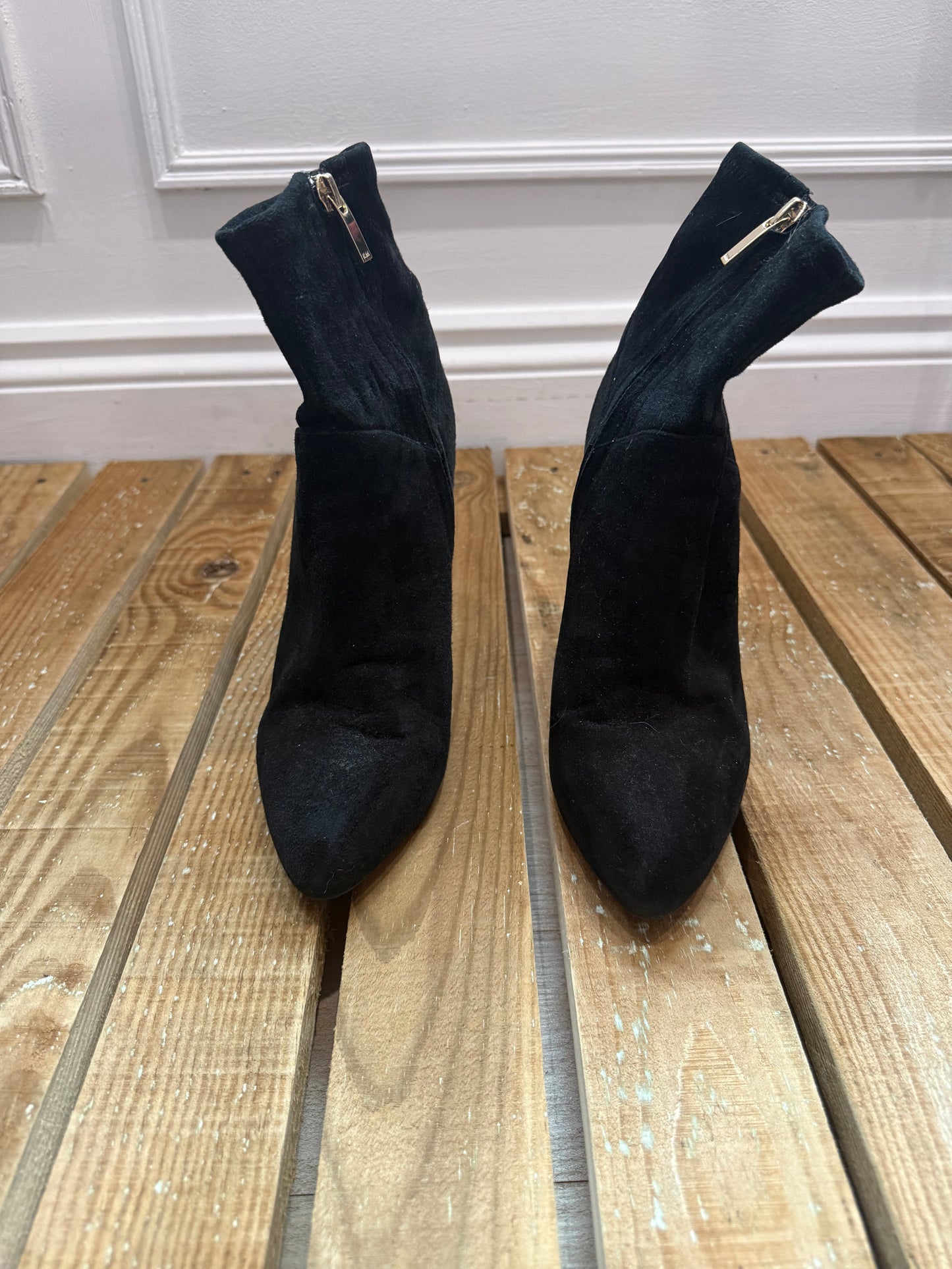 Karen Millen heeled ankle boots. Size EU39, UK6.