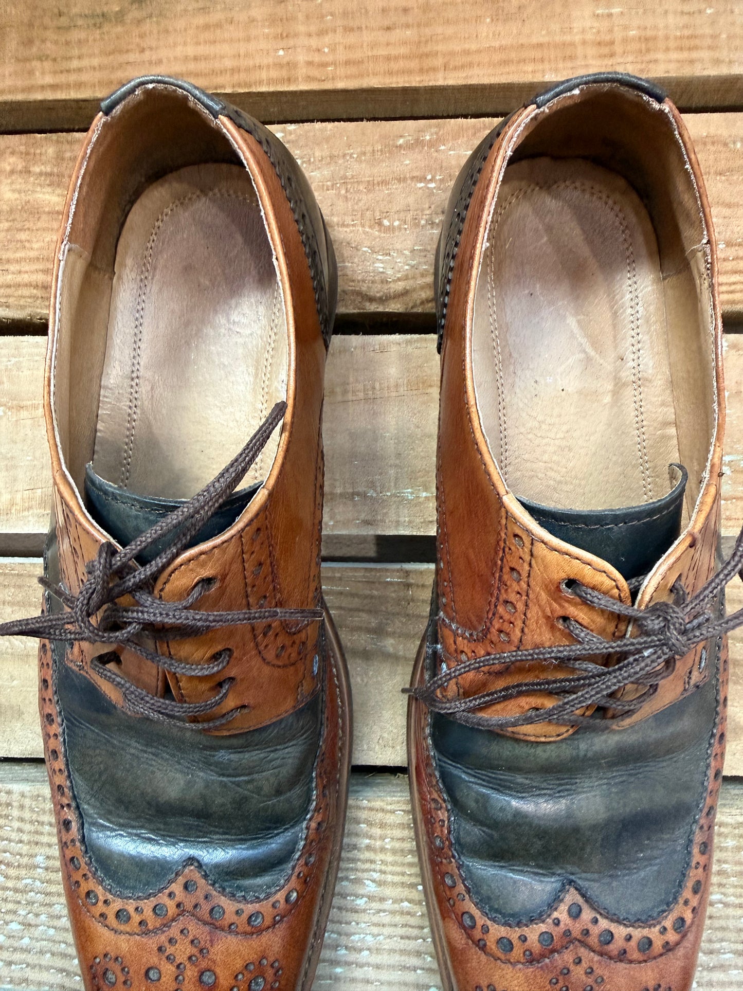 Jones brogue brown leather shoes. Size UK8 EU41.